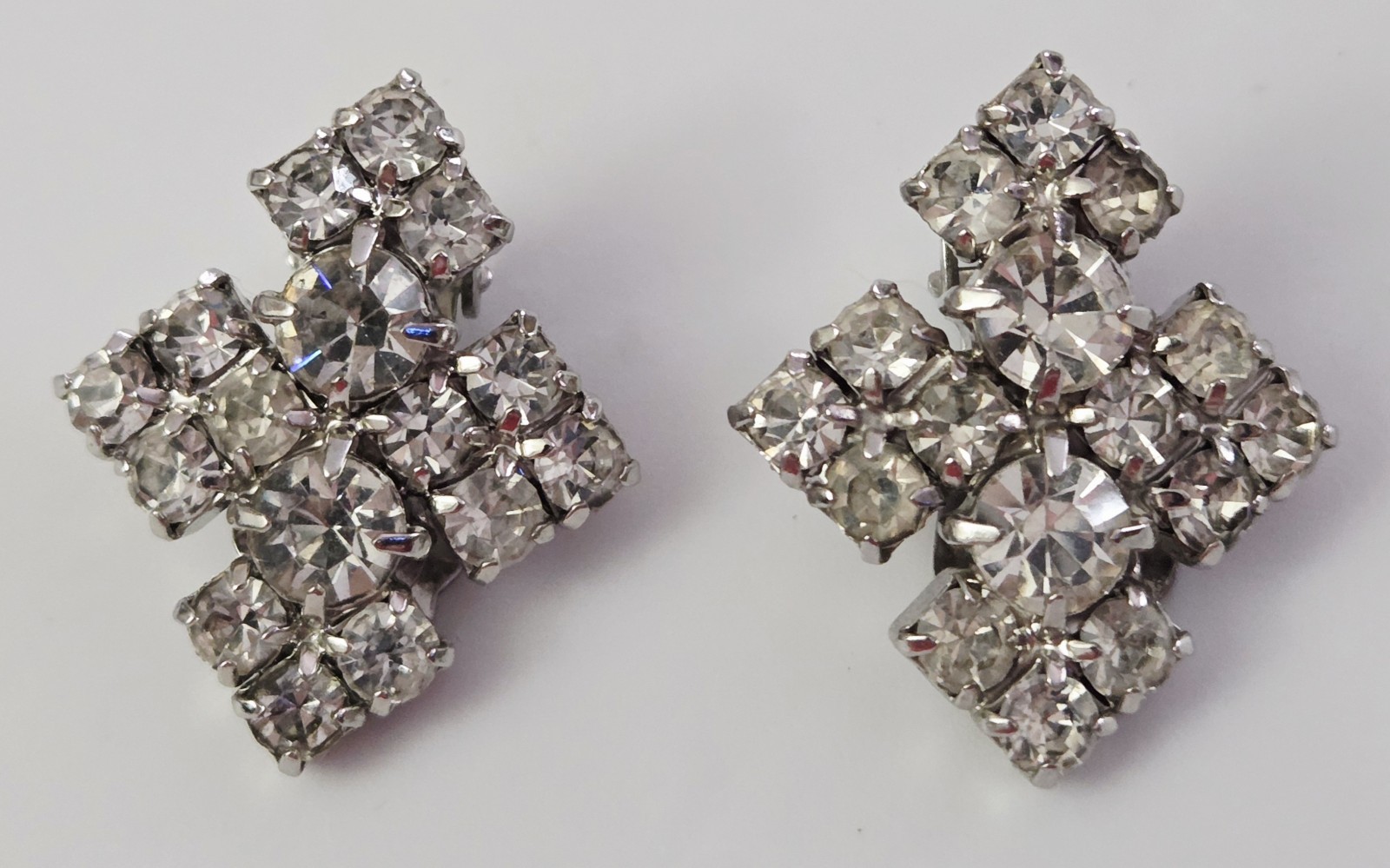 Vintage Silver Tone & Clear Glass Rhinestone Clip On Earrings Silvertone