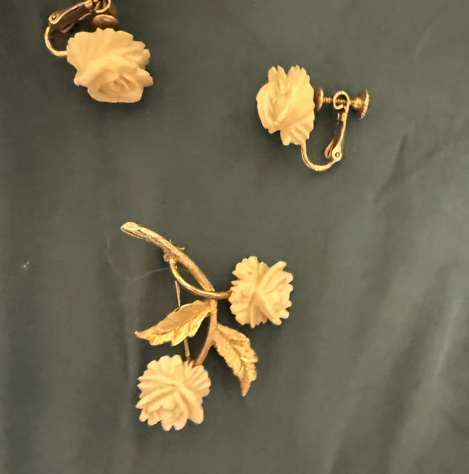 Vintage White Ivory and Gold , Rose Earrings And Brooch Set