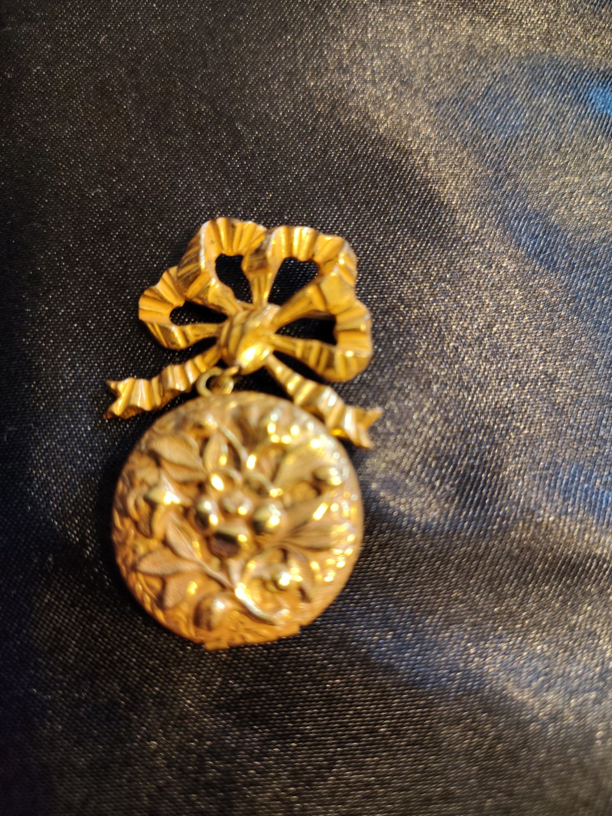 Vintage Authentic Miriam Haskell ’50s Locket Brooch 2.25″ Signed