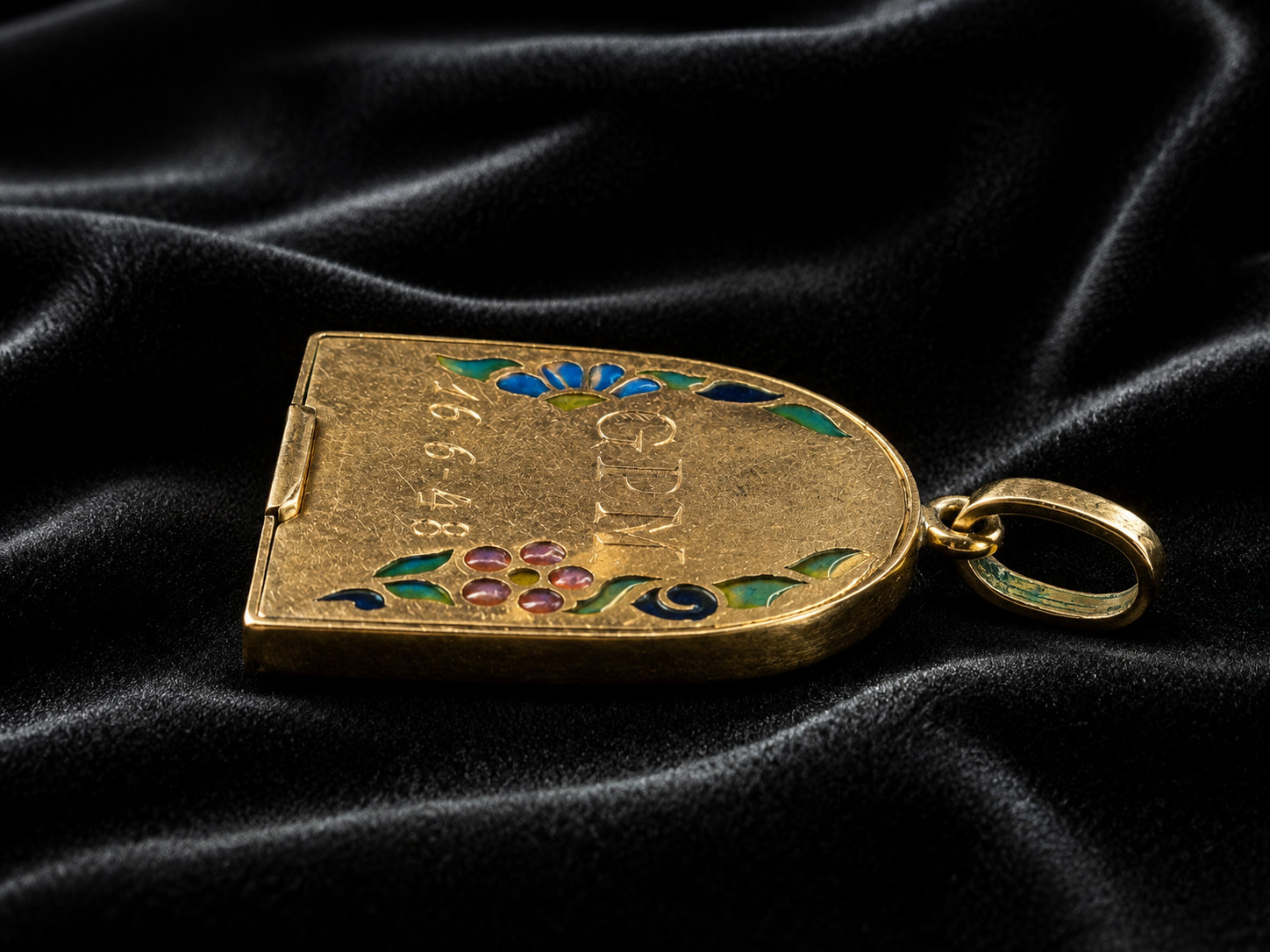 Rare 1930s Art Deco Virgin Mary Pendant 18K Gold & Plique-à-Jour Enamel