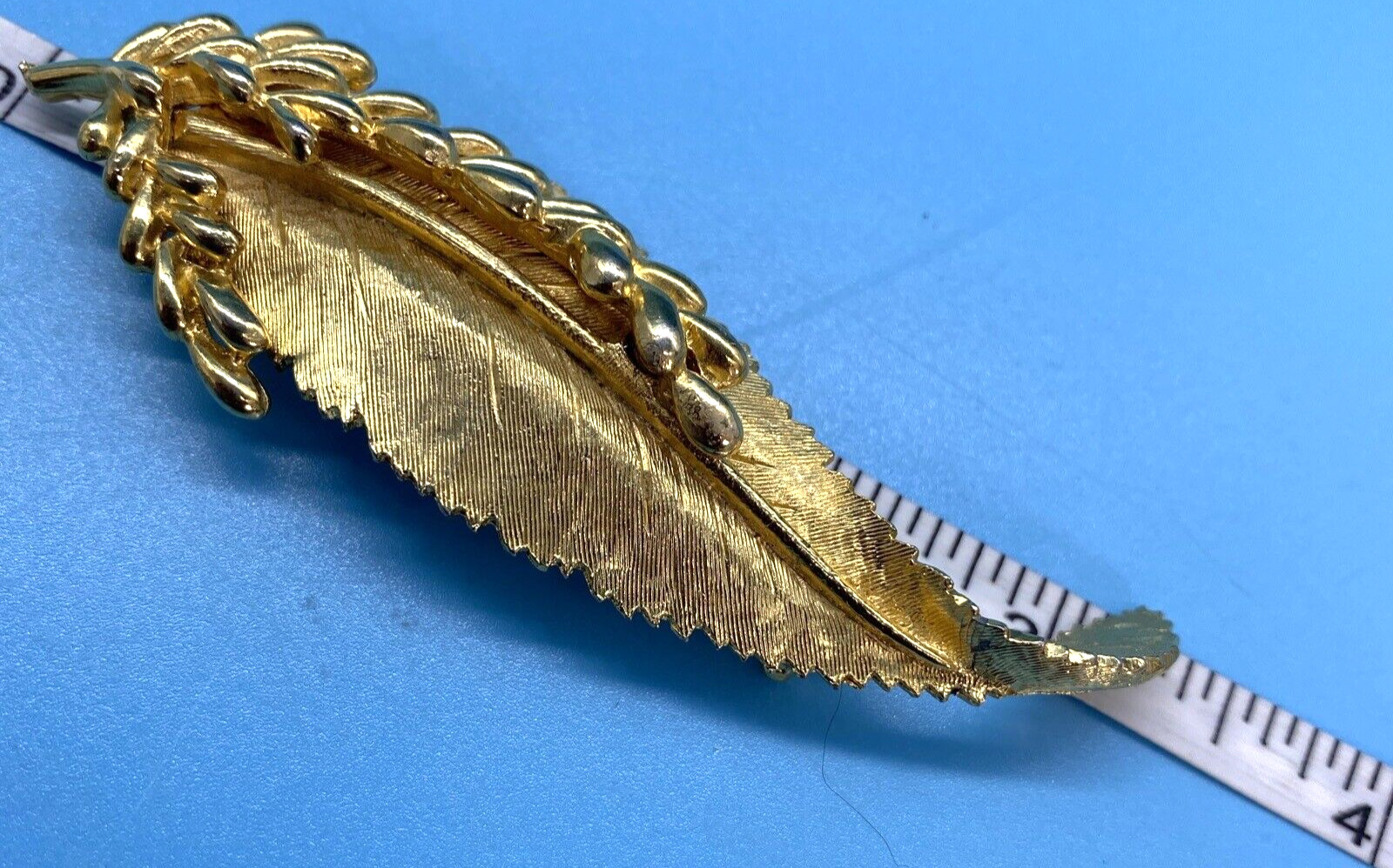 BSK Signed/Leaf Brooch/1950’s-1980’s/Gold-Tone/3.25″ L x 1.25″ W/Vintage