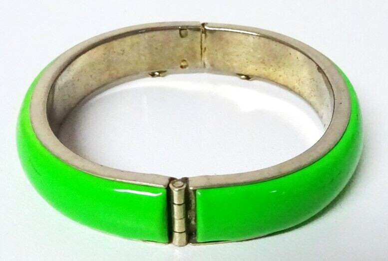 Mod Vintage 1960s Hinged Lime Green Enamel Metal Bangle BRACELET