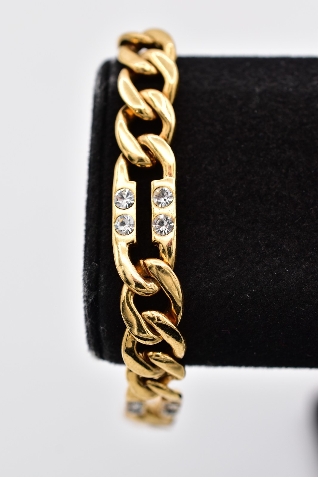 Vintage 8.5″ Gold Cuban Link Bracelet Rhinestone Crystal Figaro Chain Y2K BinAD
