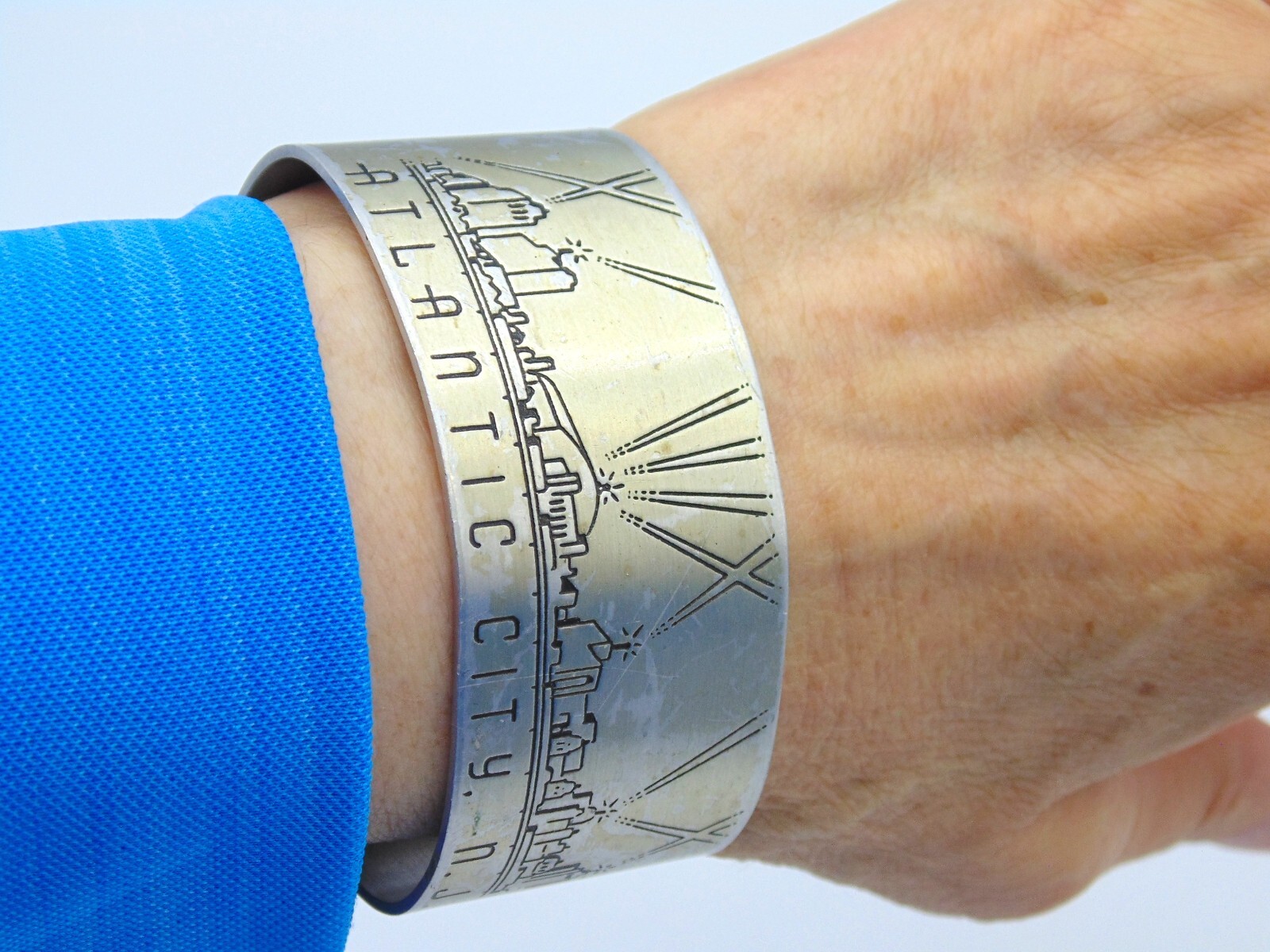 RARE Vintage Signed ~ 1962 MARY LOU ~ ATLANTIC CITY NJ ~ Souvenir CUFF BRACELET