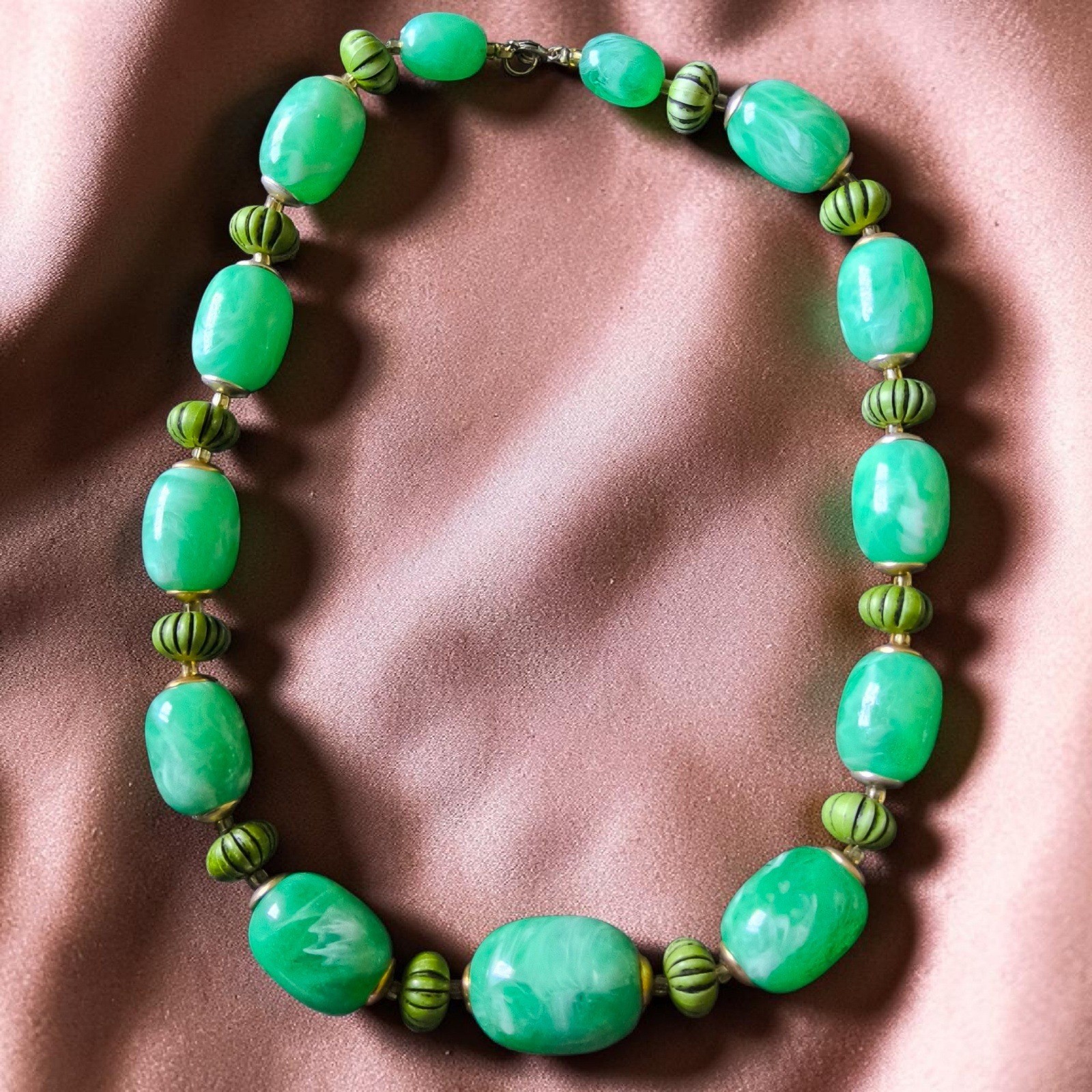 Vintage Green Swirled Lucite Bead Necklace Melon Spacer Beads 20″