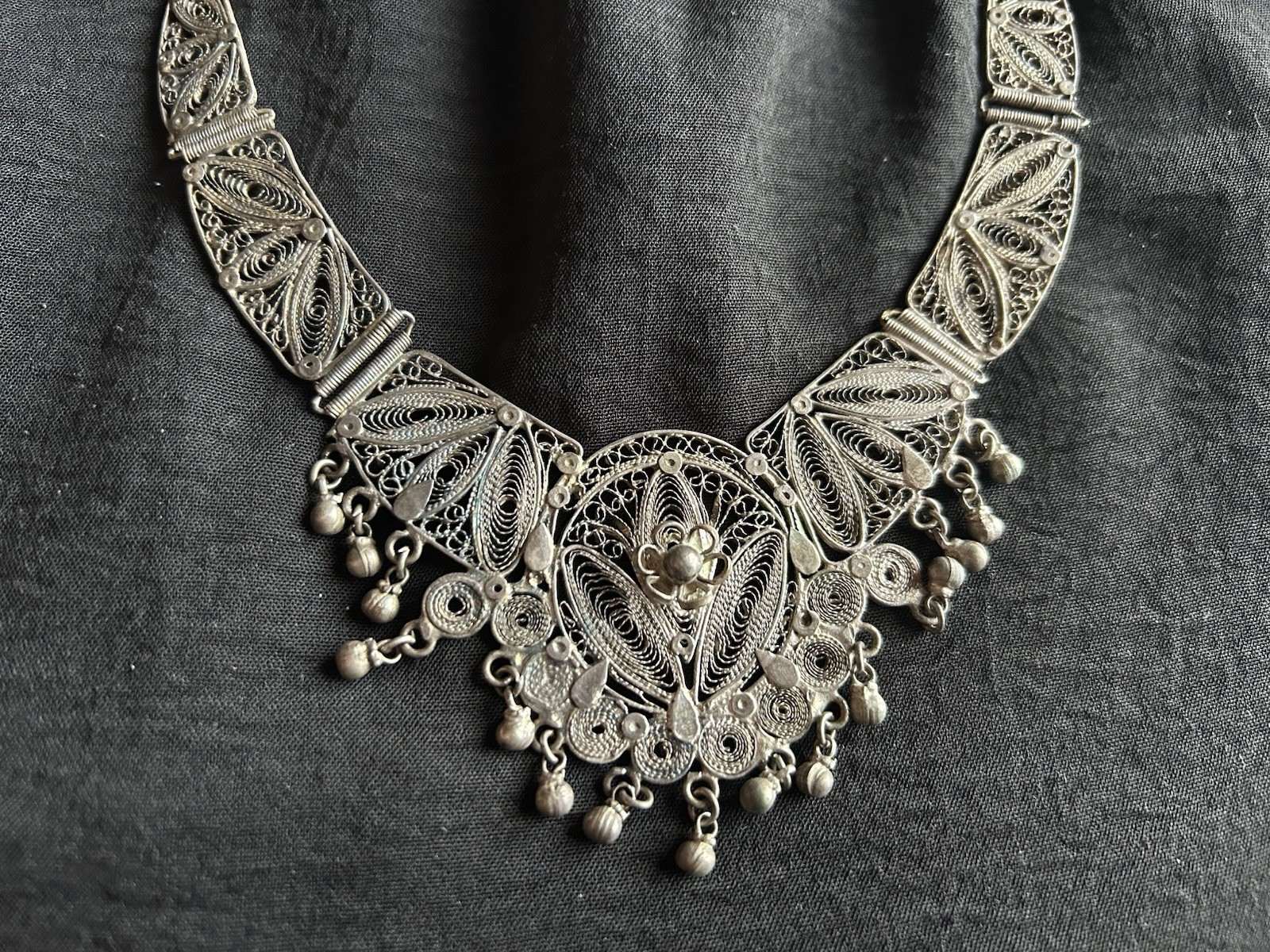 VTG Rare Spun Silver Filigree Artisan Flower Dangle Bib Statement Panel Necklace