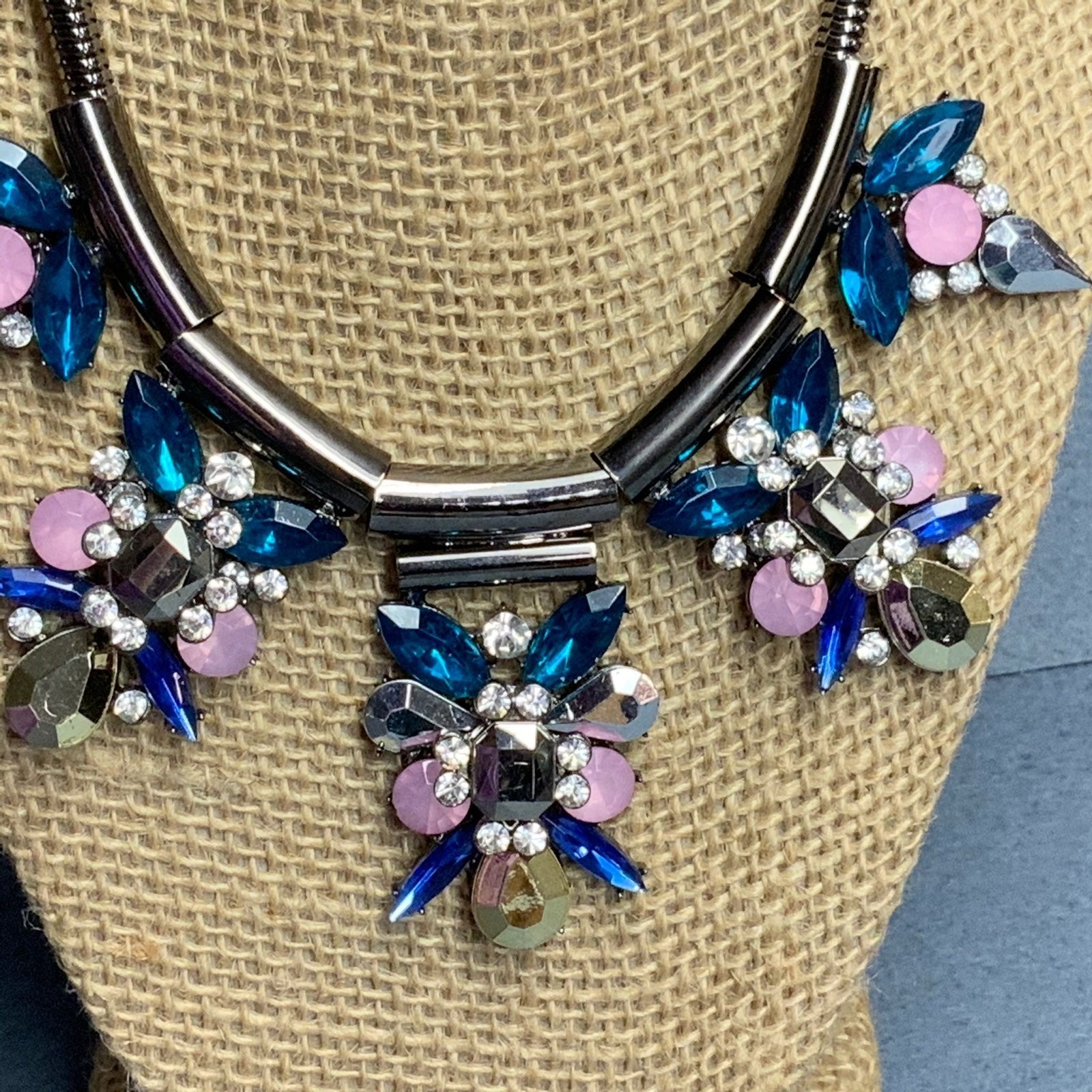 Gunmetal Silver Rhinestone Necklace 16 In Blue Faceted Pink Iridescent Stones