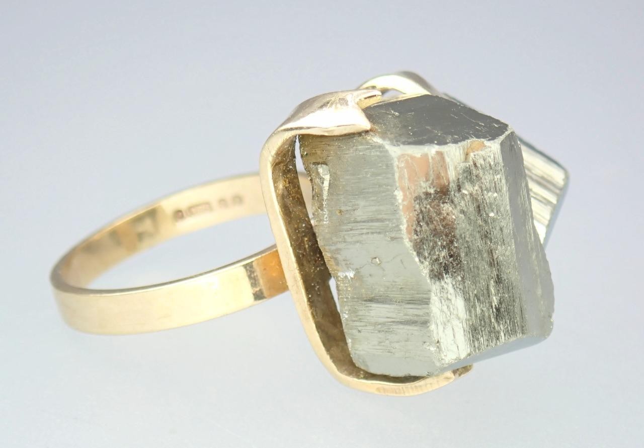 Amazing Vintage 1970s Brutalist Modernist 9K Gold Pyrite Cocktail Ring 1971 7.25