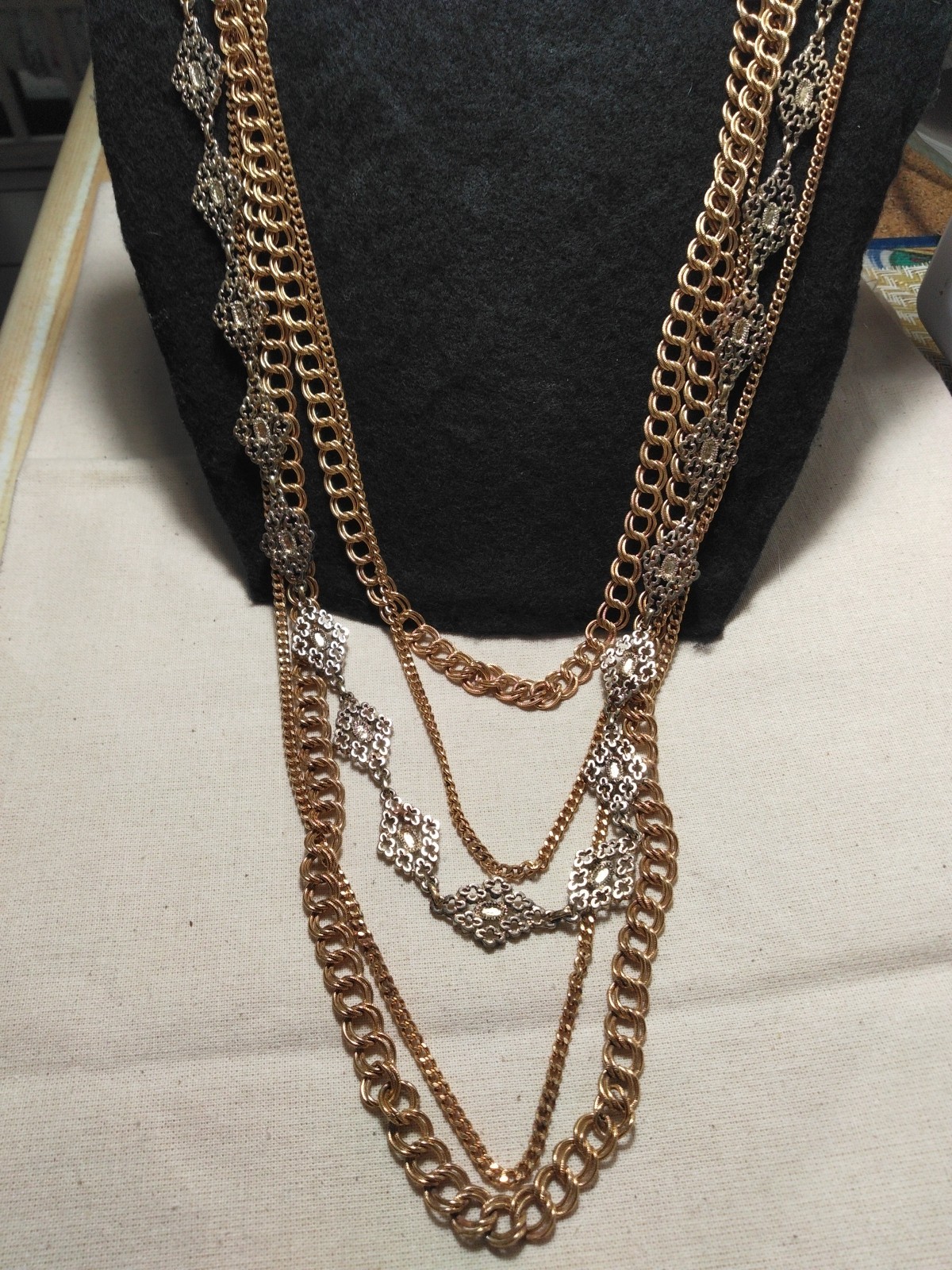 MONET VTG 5 Strand 18″ Different Chains, Cascade Gold Tone Necklace, pre-owned.