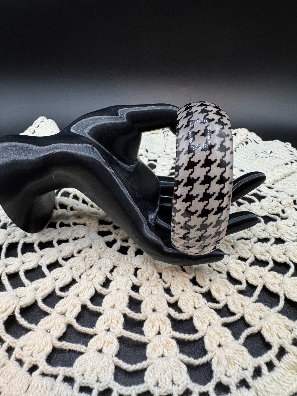 Vintage Houndstooth Fabric Inlay Resin Bangle Chunky Mod 1960s Retro Bracelet