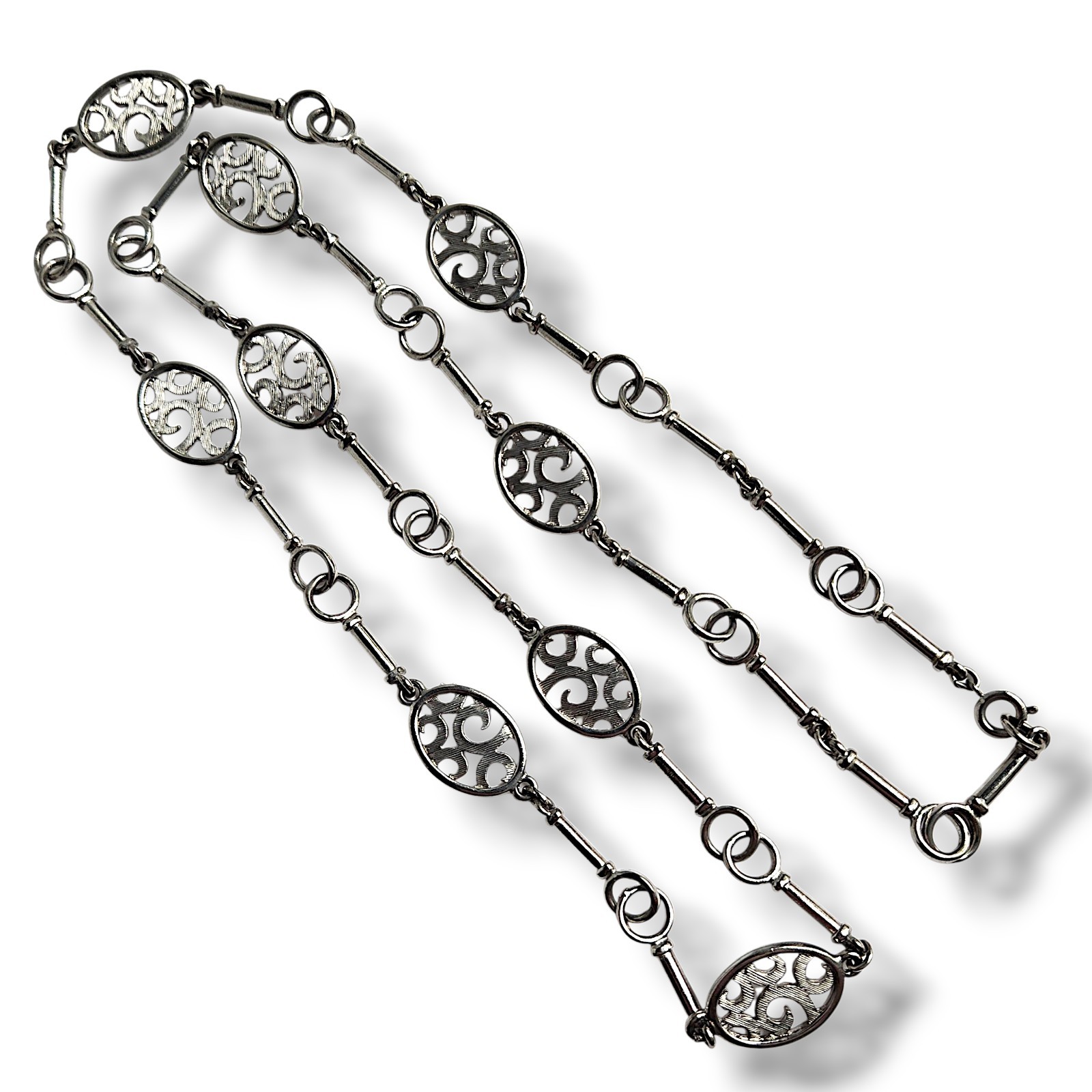 Vtg Silver Tone Bar Link Necklace Scrolled Oval Medallion Openwork Station 32″
