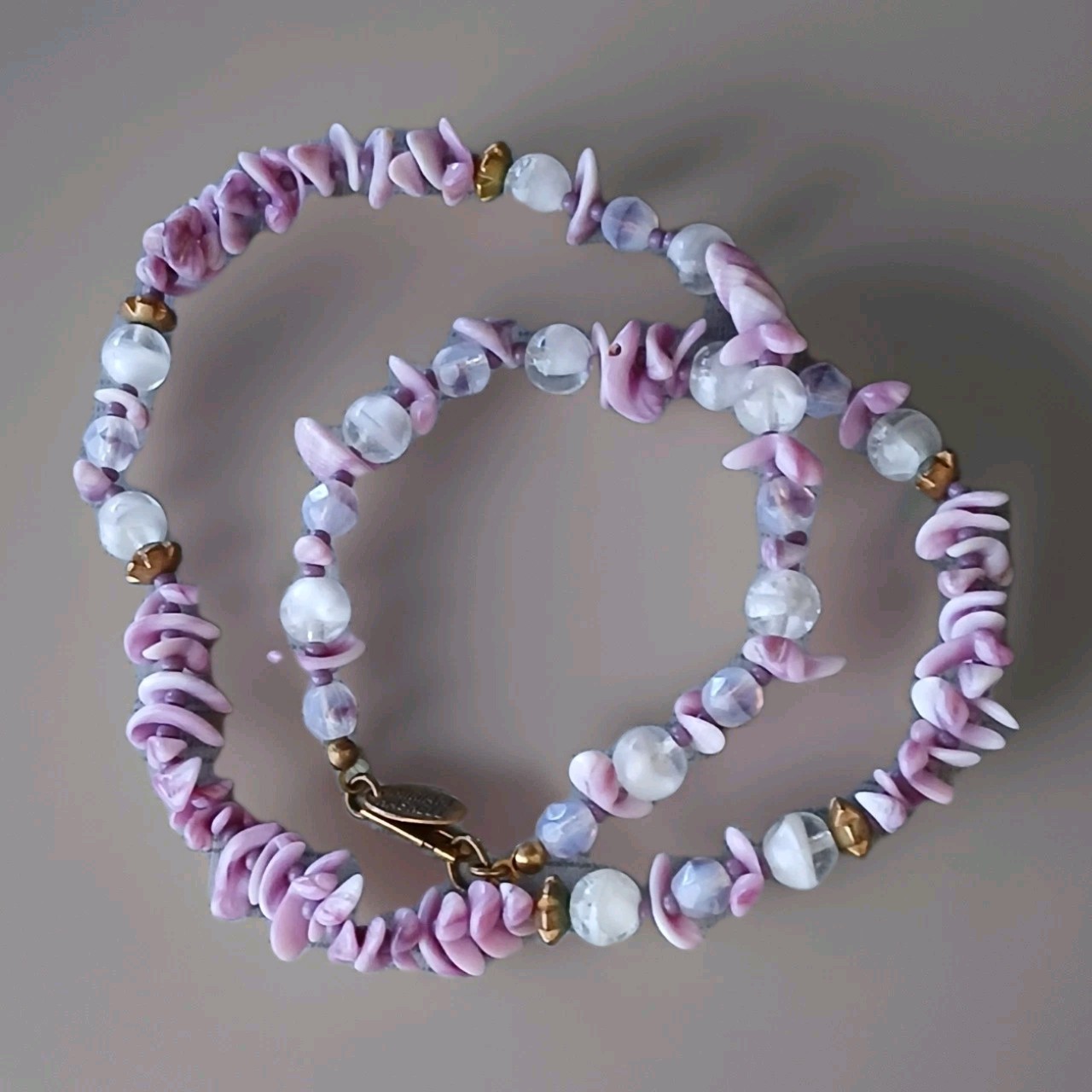 Vtg Miriam Haskell Lavendar Shell With White&Clear Art Glass Beaded Necklace 16″