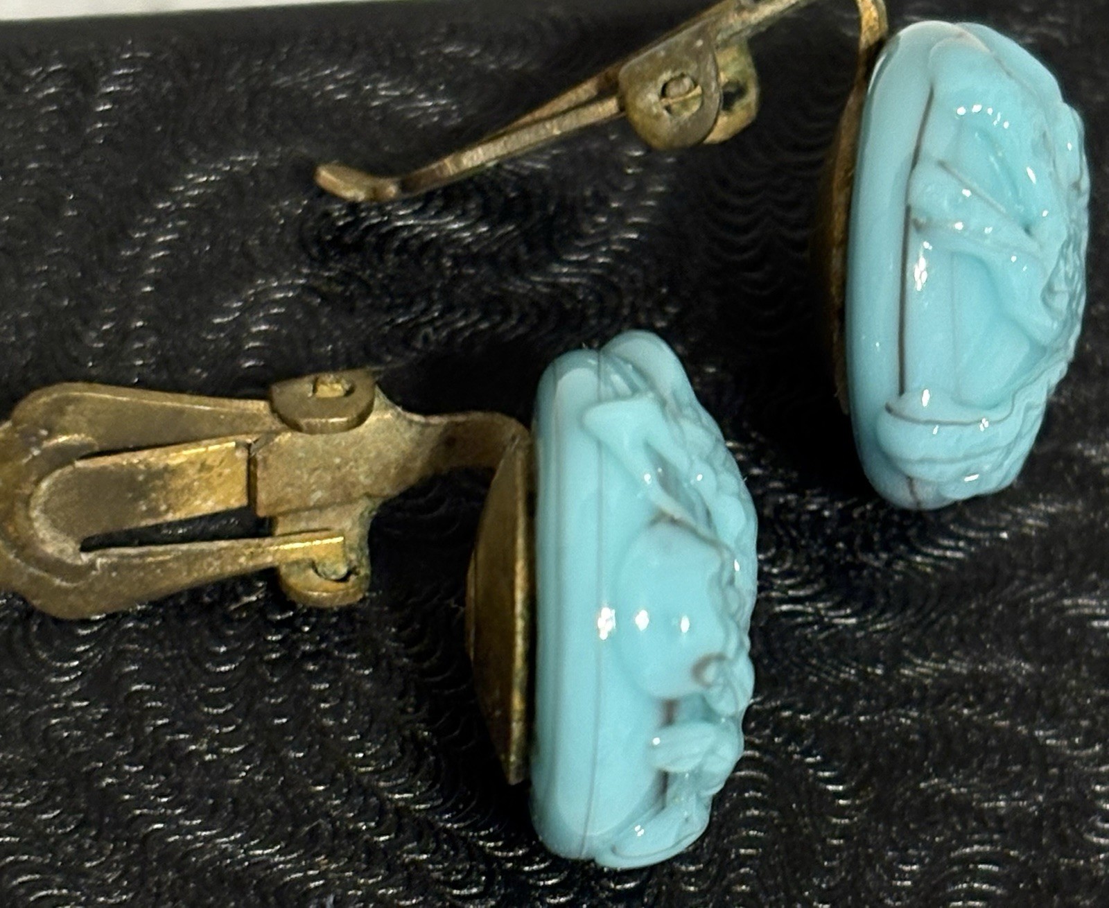 Vintage Art Deco Style 1940’s Hand Carved Turquoise 3/4” Round Clip Earrings