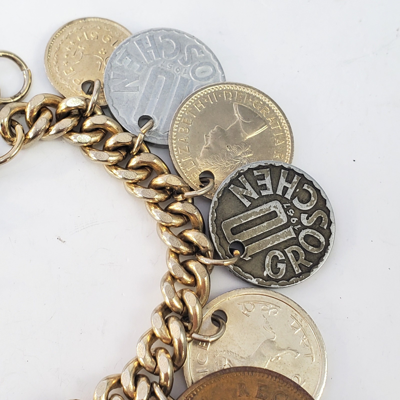 1950s CHARM Bracelet 15 REAL World Coins Gold Tone Vintage 7.25″