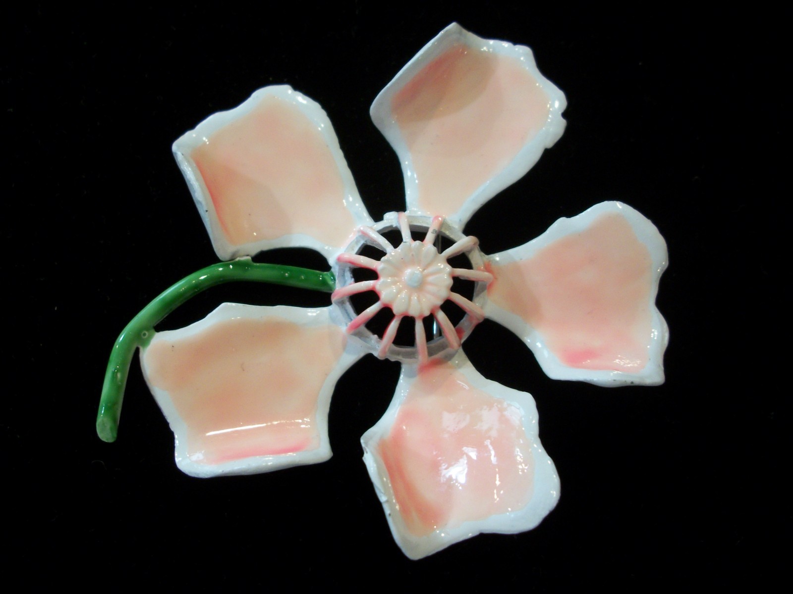 VTG*RARE*MeTaL ENaMeL*PEACH/PINK BLEND*WHiTE SWiRLy FLoWeR PiN/SPRINGTIME BEAUTY