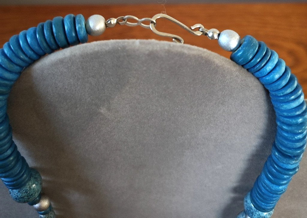 Vtg Two Strand Turquoise and Gray Colored Beaded Necklace with Clip-on Earrings