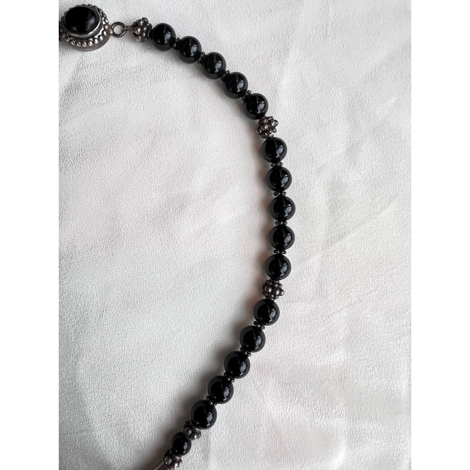 VTG Modernist Black Onyx Beaded Necklace/Silver Geometric Articulated Pendant