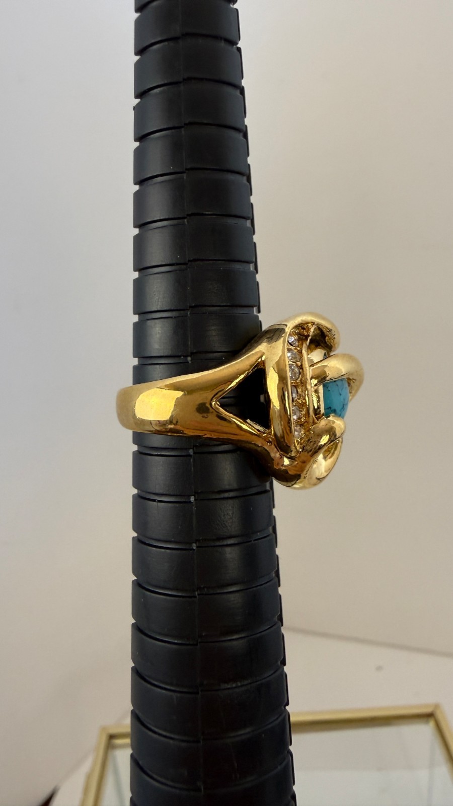 Vintage Gold Tone Faux Turquoise Swirl Statement Ring | Size 6 Rhinestone