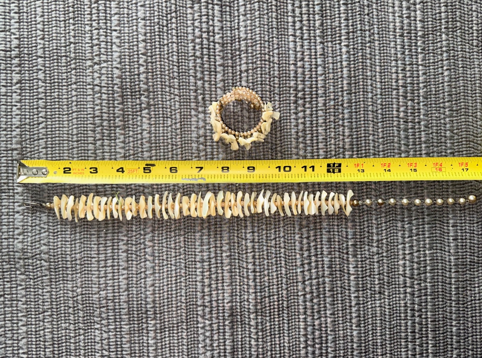 VINTAGE POLISHED NATURAL MOTHER OF PEARL SHELL SPIKES NECKLACE AND BRACELET SET