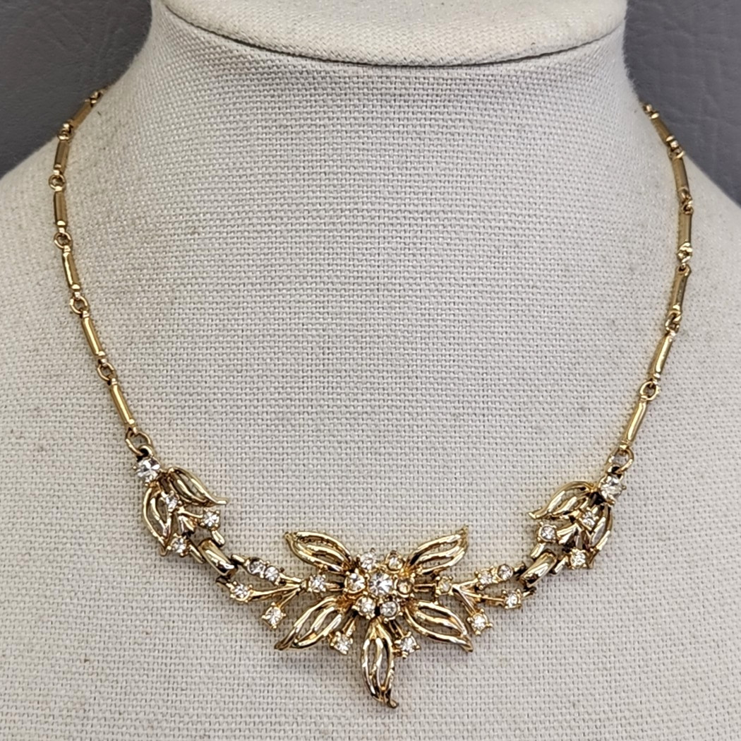 Vintage Flower Necklace Clear Rhinestones Gold Tone Bar Link Chain 17″