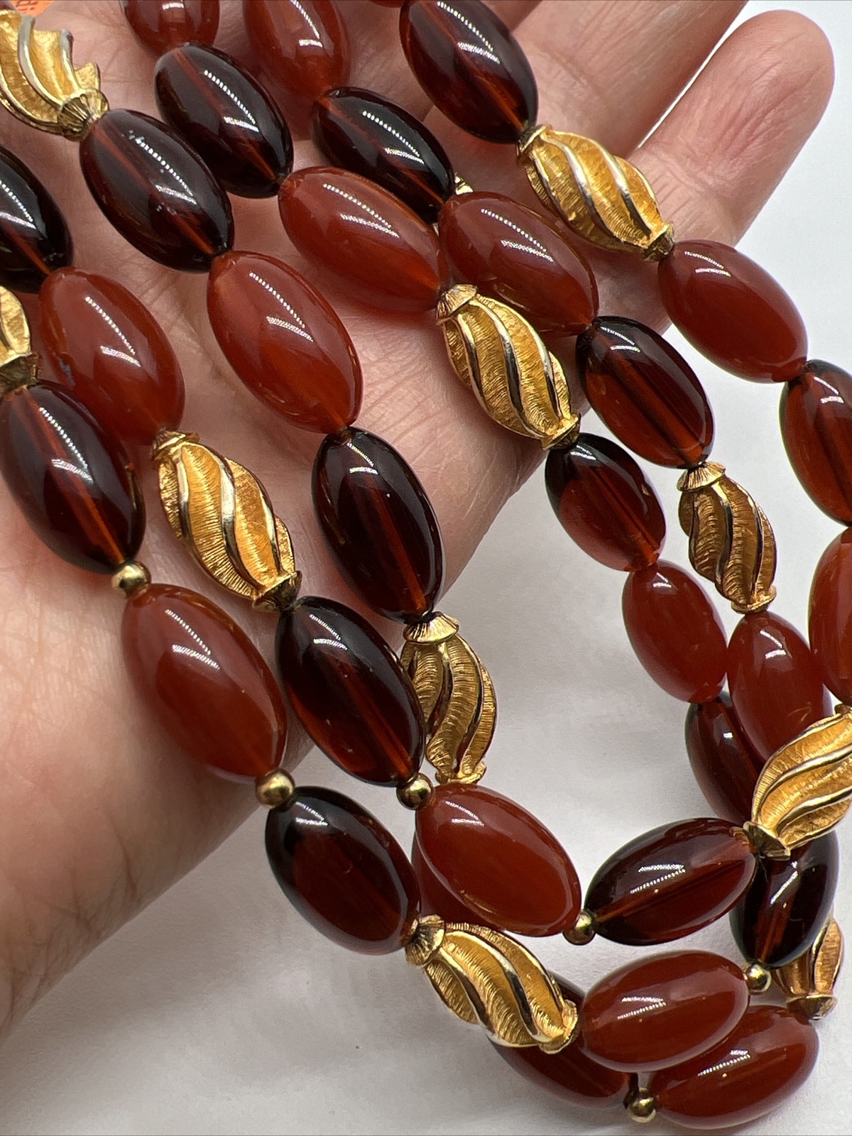 Vintage Faux Amber Lucite Goldtone 15”- 17” Necklace (6841)