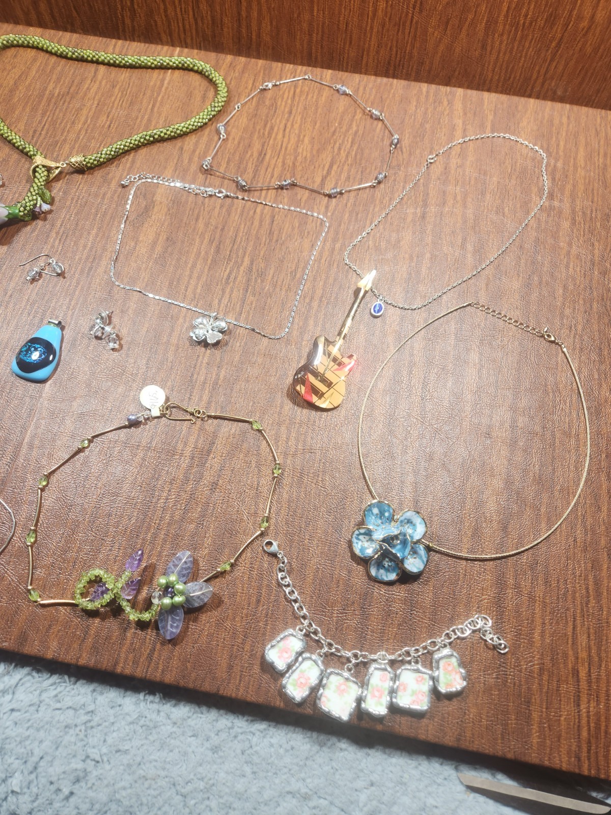 Vintage Jewelry Lot 19 Pieces Bracelets Earrings Pendants Necklaces Nice Bundle