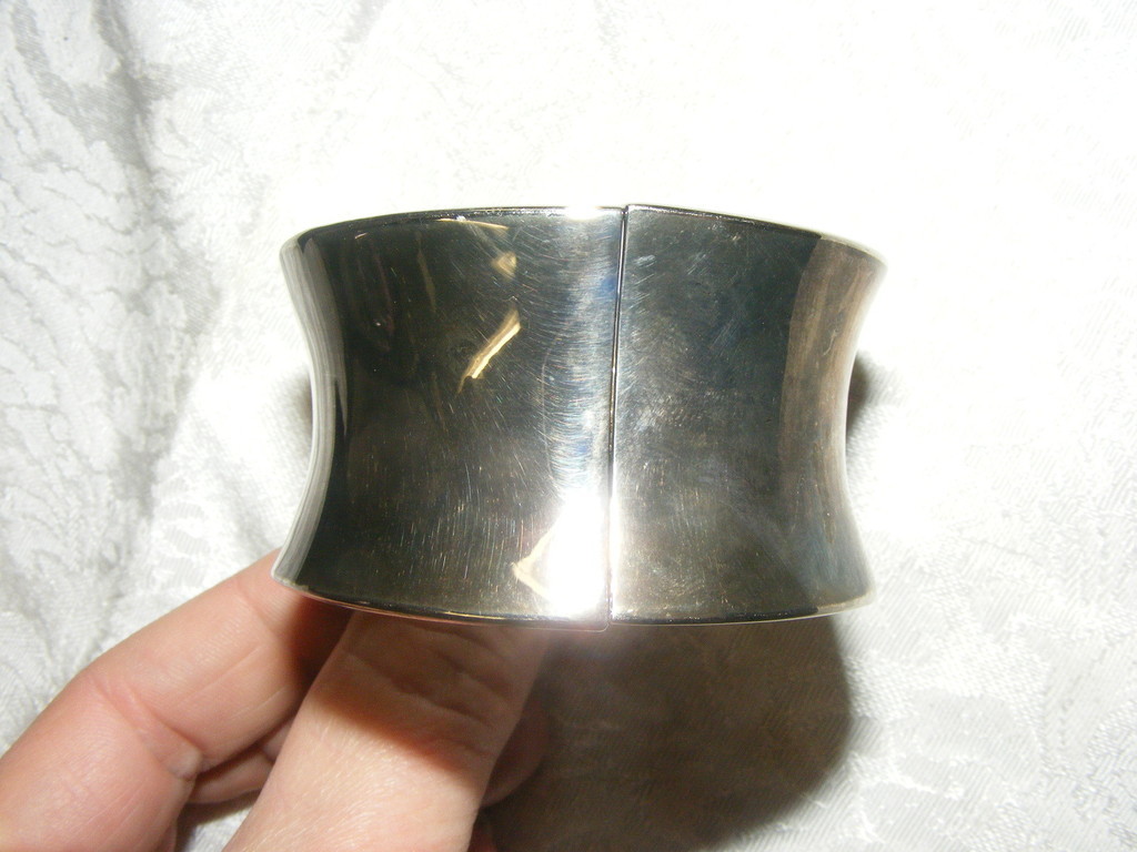 Vintage Silvertone Cuff Bracelet with Open Hinge