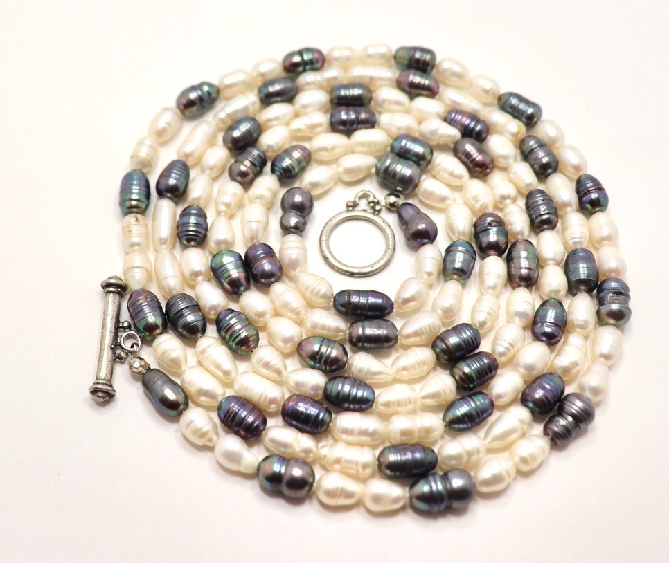 VINTAGE WHITE AND GRAY WATER PEARL NECKLACE 56″ TOGGLE CLASP