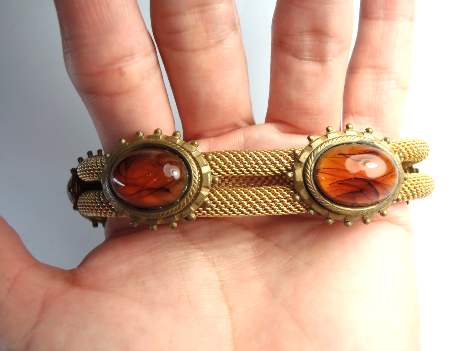 Estate Vintage Gold Toned Mesh Bangle Bracelet With 5 Stones 76 Grams 7 1/2″