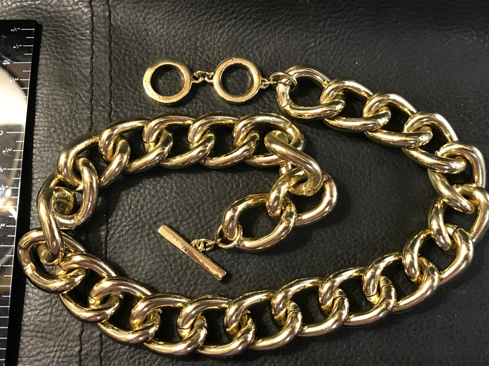 Vintage ANNE KLEIN Large Gold Tone Chain Link Choker 17″-18″ Toggle Necklace