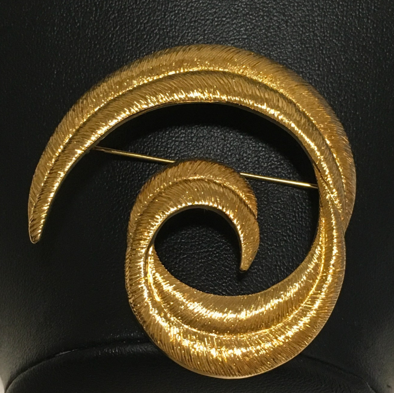 Vintage Swirl Leaf Ribbon Asymetrical Brooch Gold Tone Statement