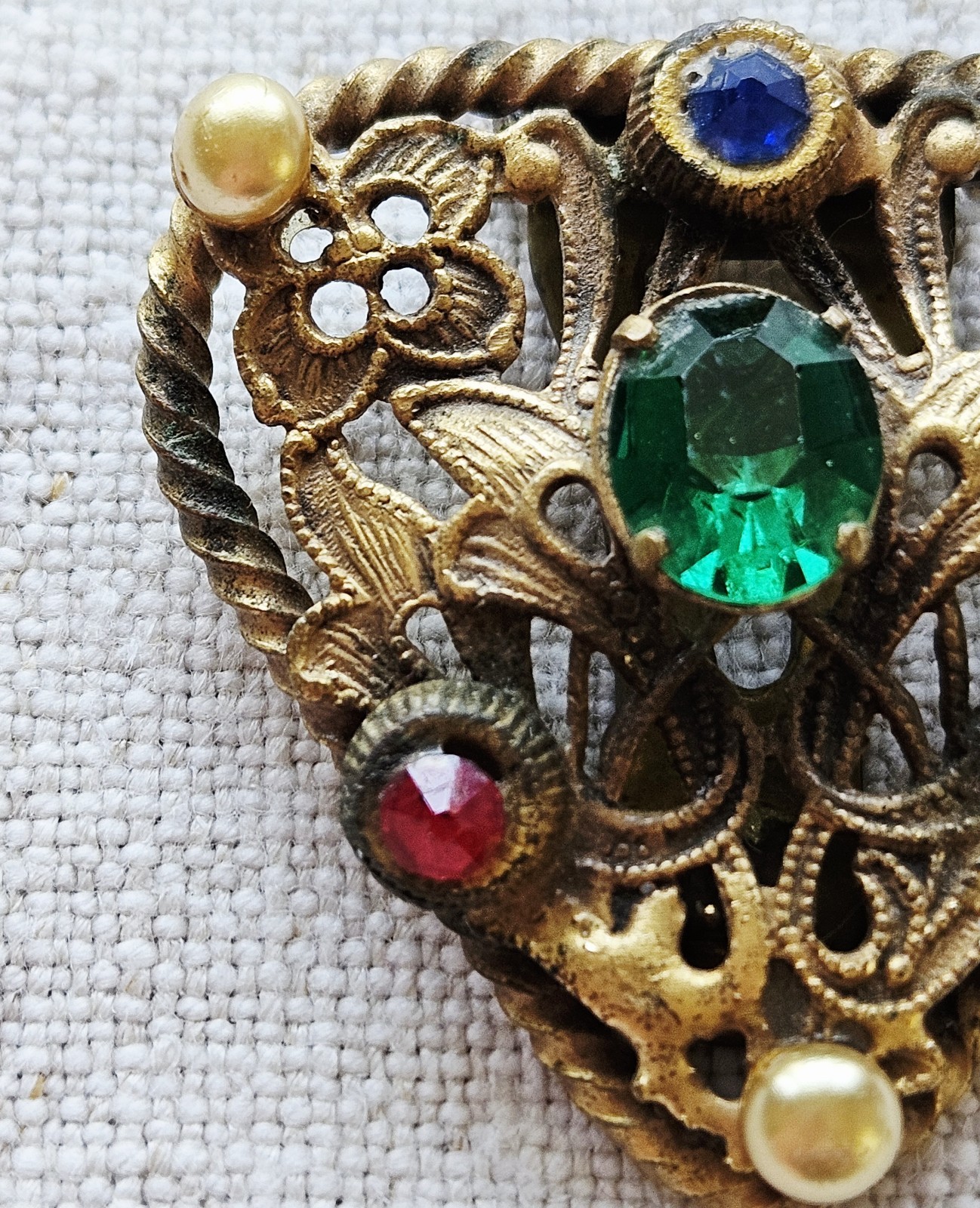 Vintage Gold Tone Multi Color Rhinestone Faux Pearls Flower Filigree Fur Clip
