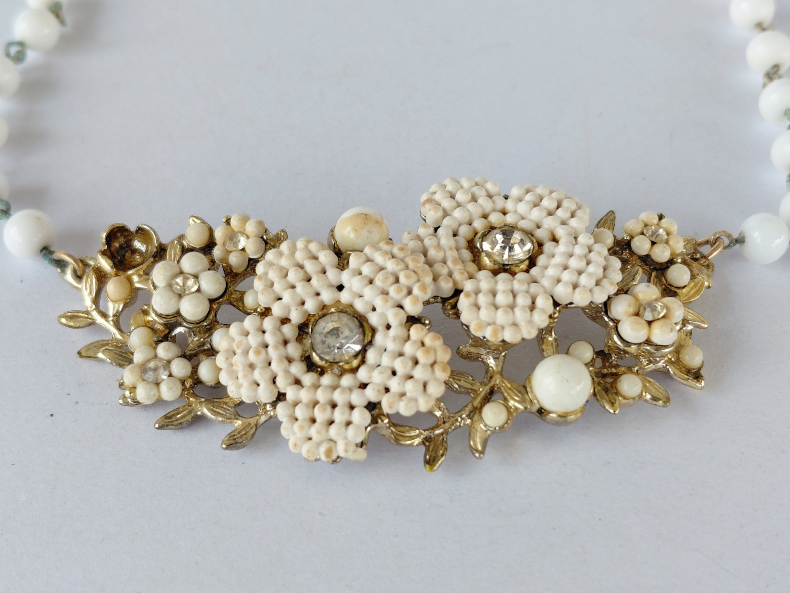 Vintage Necklace Choker Unsigned Gold Tone Tiny Flowers Faux Seed Pearls 17-18″