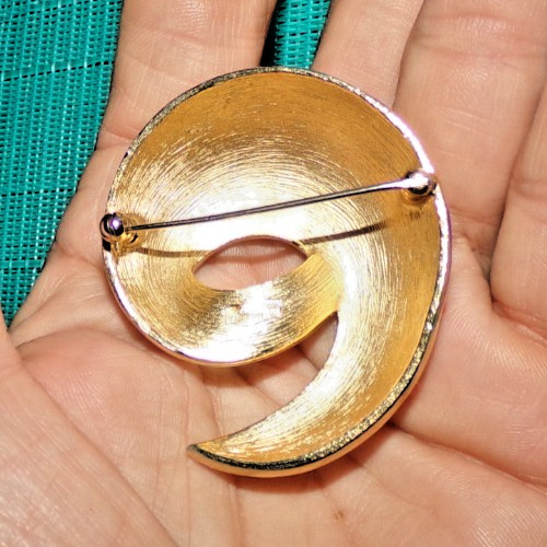 CROWN TRIFARI signed pin with UNIQUE stones–OMG!!