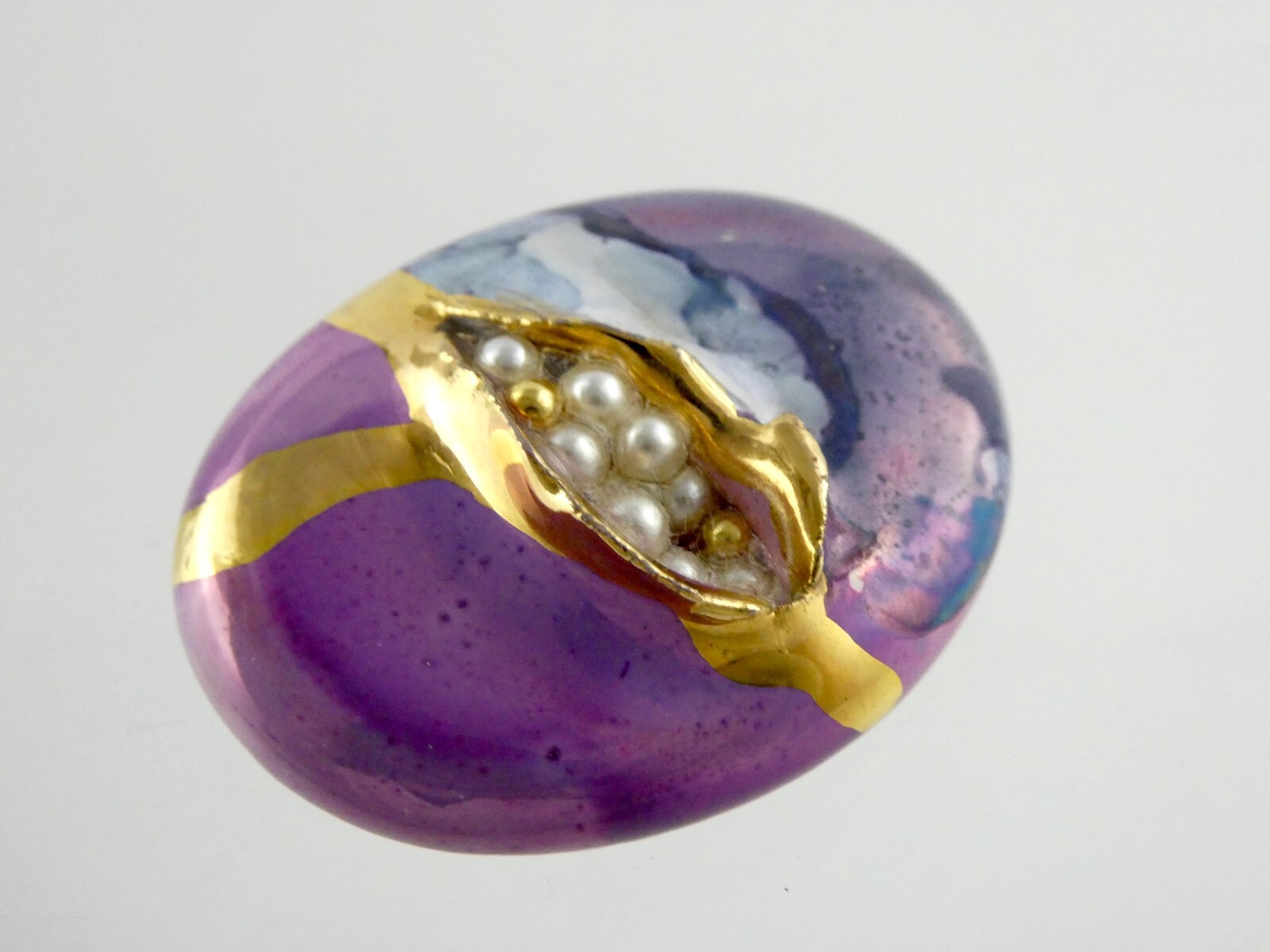 Vintage Unsigned Ceramic Brooch Faux Pearl Purple and Blue Gold Accent Pin 9.2g