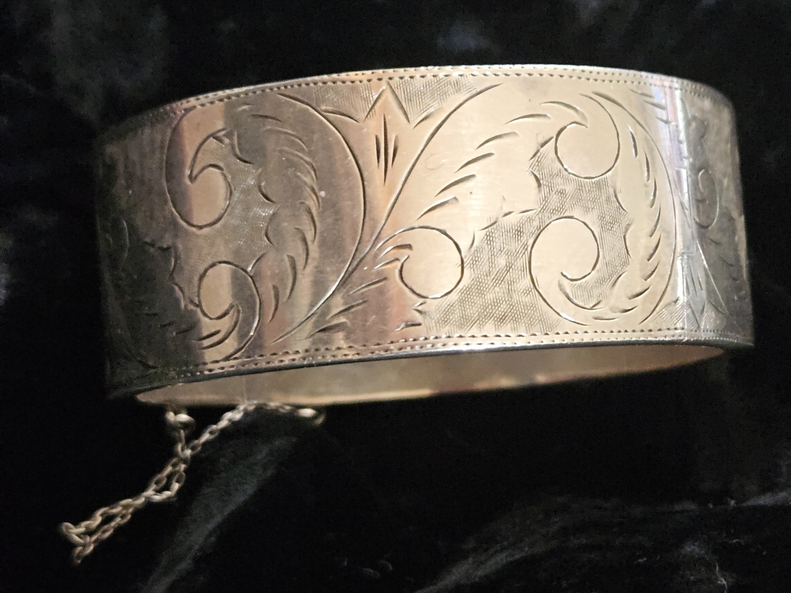 Antique Victorian Sterling Silver Engraved Scroll Bangle Bracelet 44g
