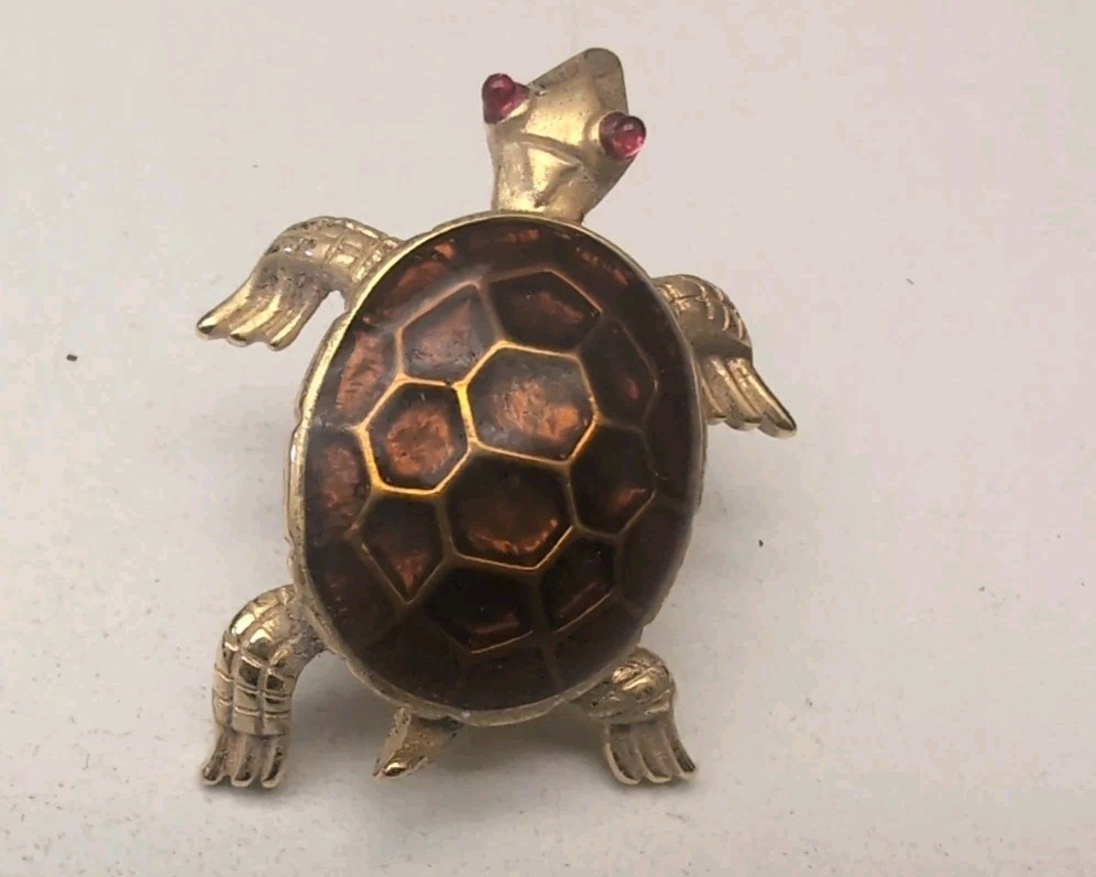 Vintage Signed TRIFARI Gold Tone Brown Enamel TURTLE Brooch Pin