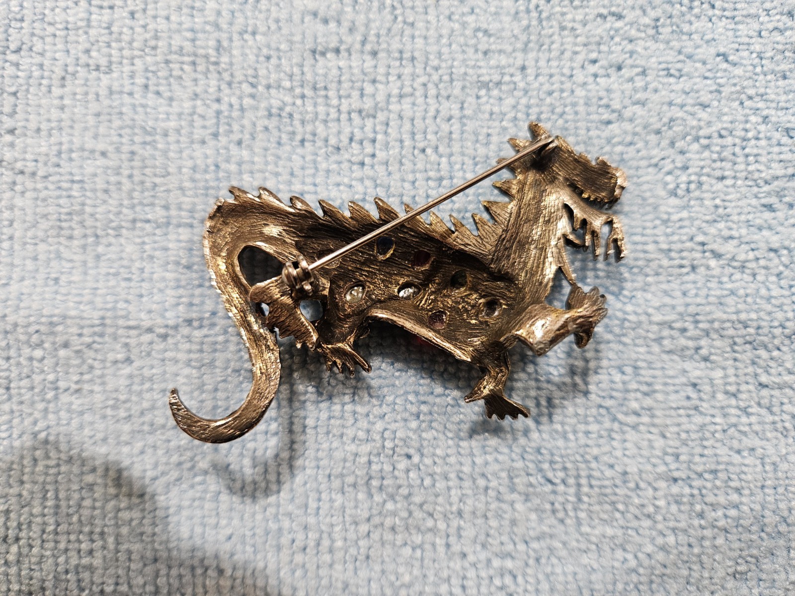 LA ROCO VINTAGE GRIPOIX GLASS MOGUL STYLE RHINESTONE DRAGON BROOCH PIN GOLD TONE