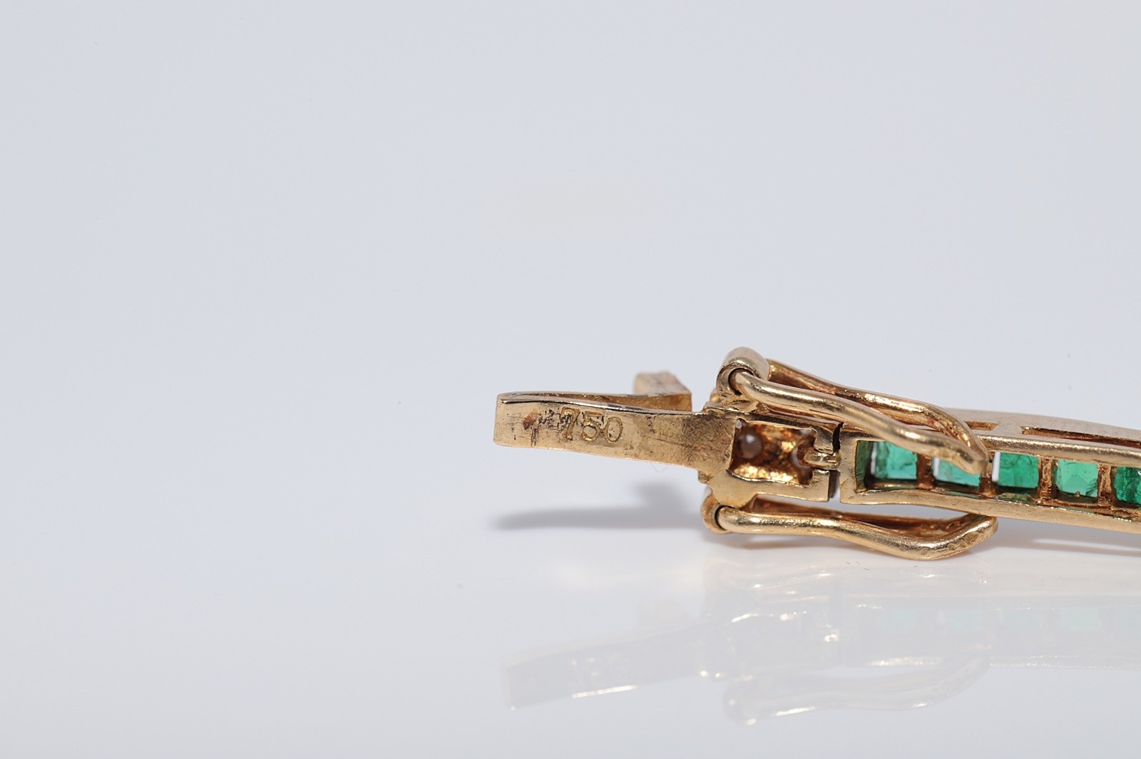 Vintage Circa 1980s 18k Gold Natural Diamond And Emerald Ruby Sapphire Bracelet