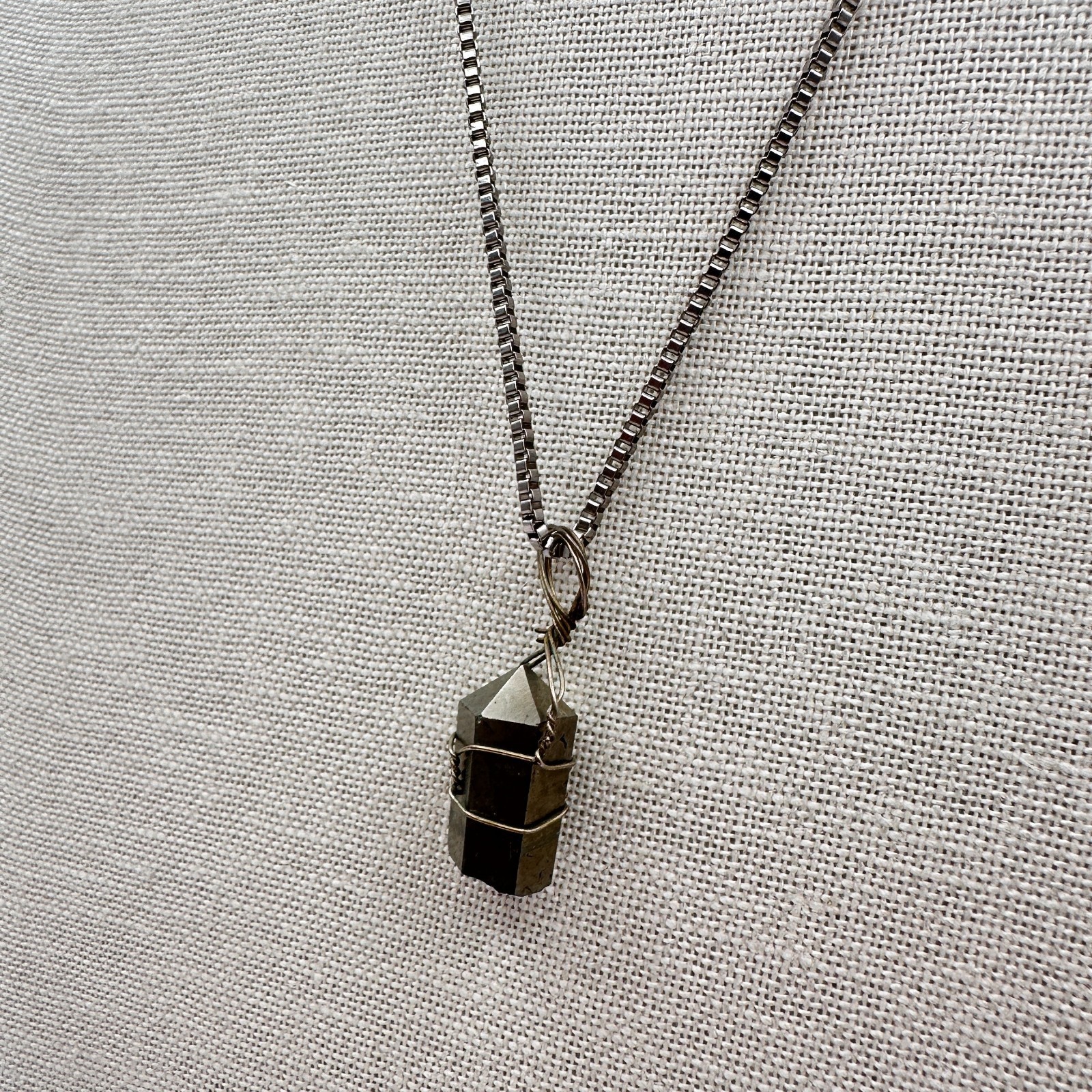 Vintage 90s Wire Wrapped Pyrite Point Pendant Necklace Women’s Classic Jewelry