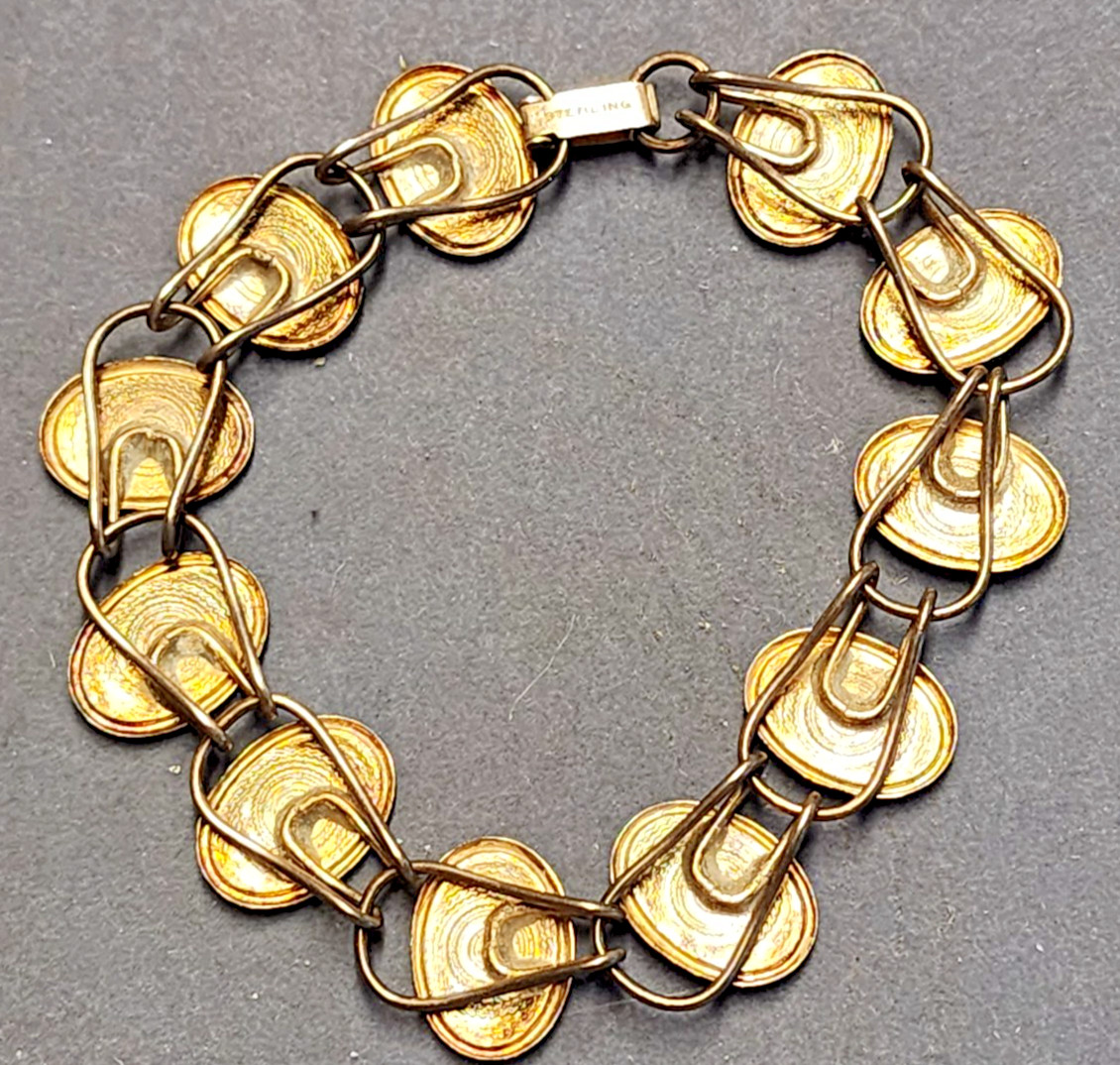 Circa 1920 Bliss Bros Sterling Silver & Pink Enamel Floral Button Bracelet 7.5″