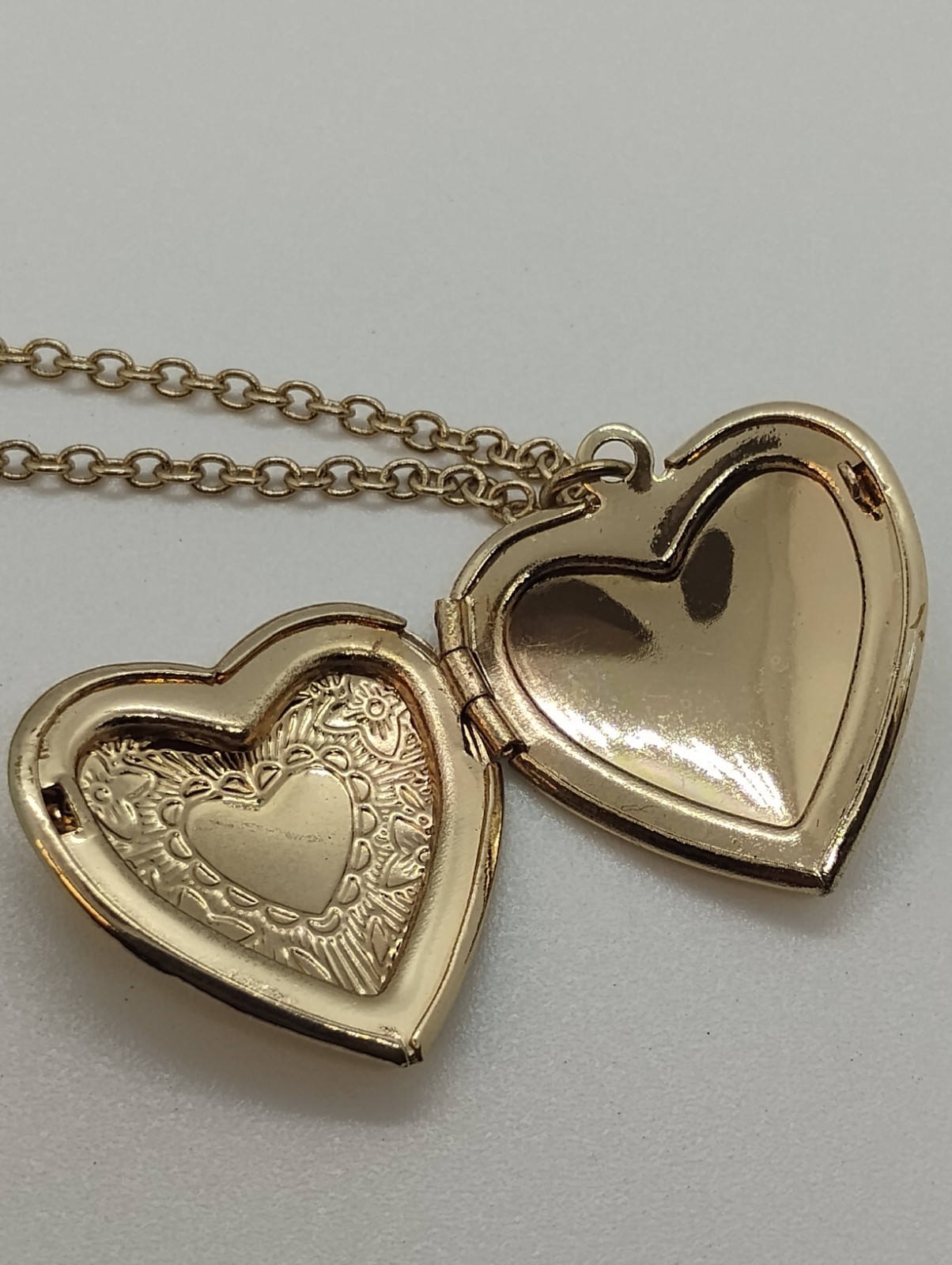 Vintage Style Gold Tone Etched Pillow Heart Locket Pendant Necklace Classic