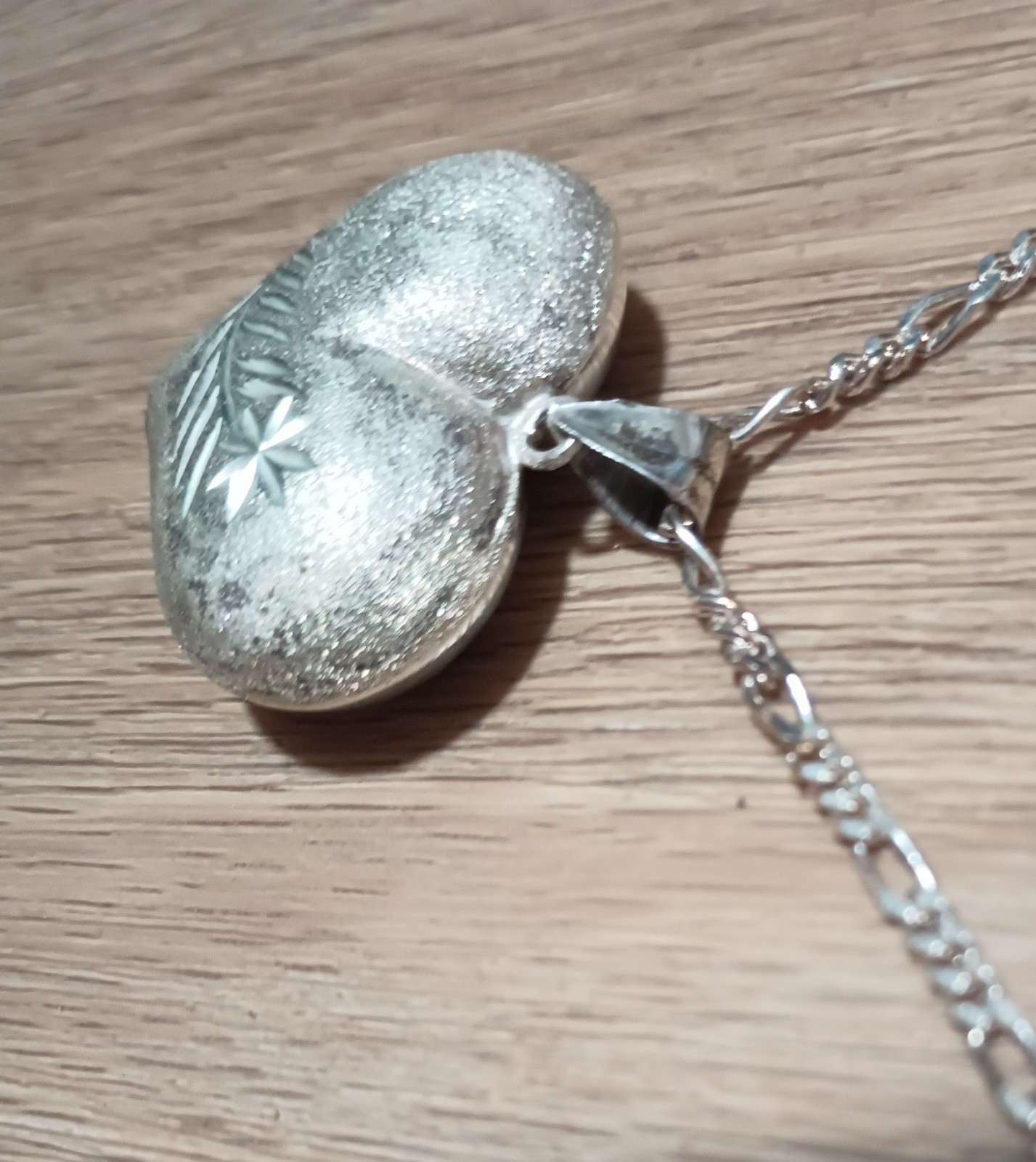 Vtg Sterling Silver Floral Etched Puffy Heart Necklace 19 3/4″
