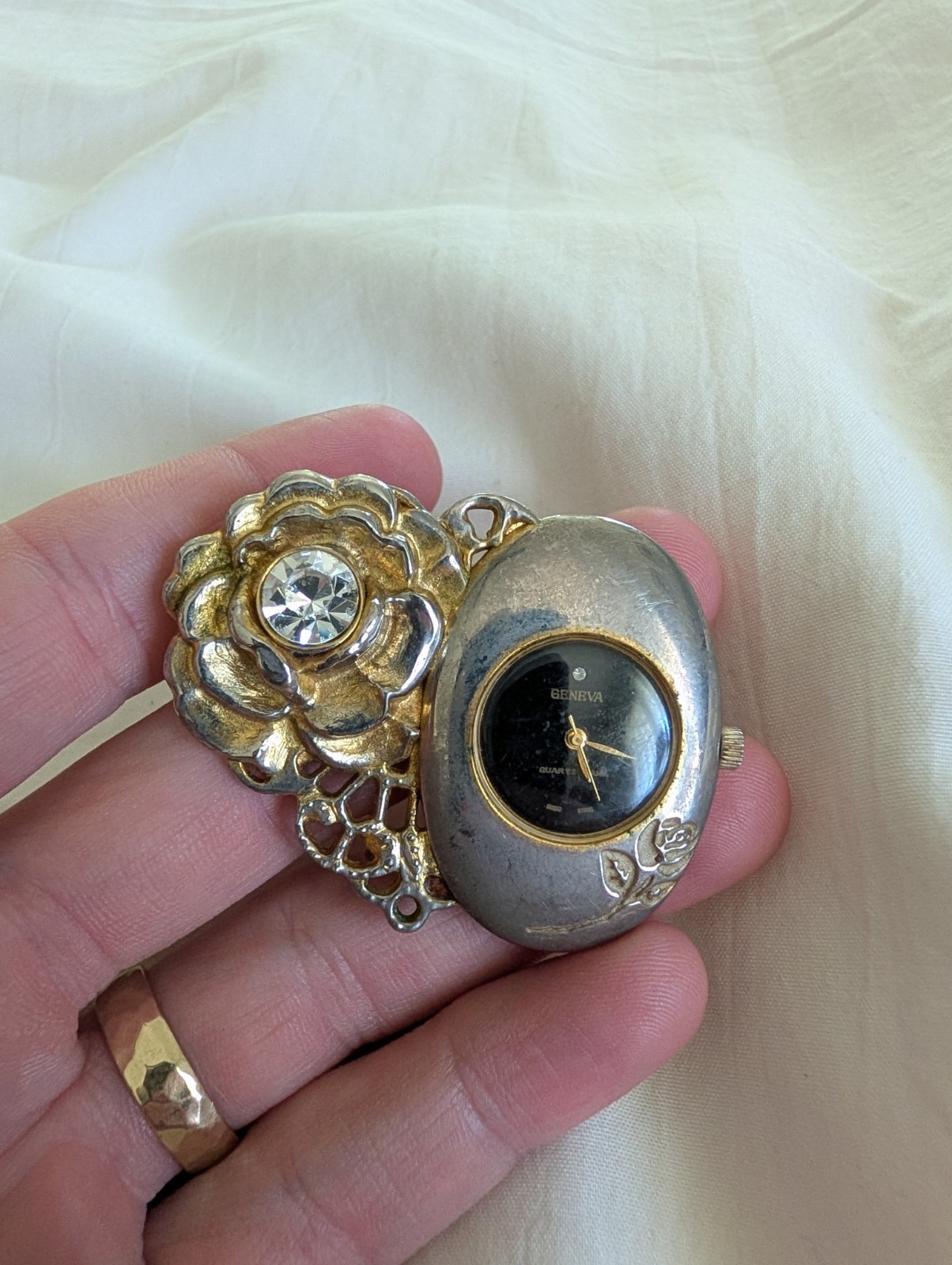 Geneva Brooch Watch Manual Wind