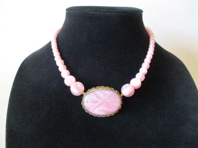 VINTAGE PINK GLASS 14K YELLOW GOLD BEAD CHOKER NECKLACE – 16.5″
