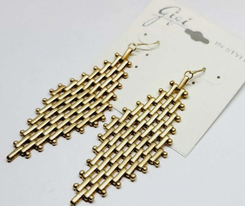 Gigi In Style CHAIN MAIL Design Dangle Gold tone Pierced Earrings 3 in Drop