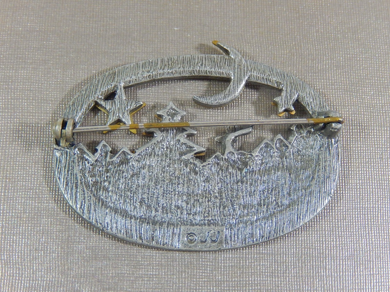 VTG JJ WOODLAND WINTER SCENE PEWTER GOLD MOON STARS REEINDEER BROOCH PIN