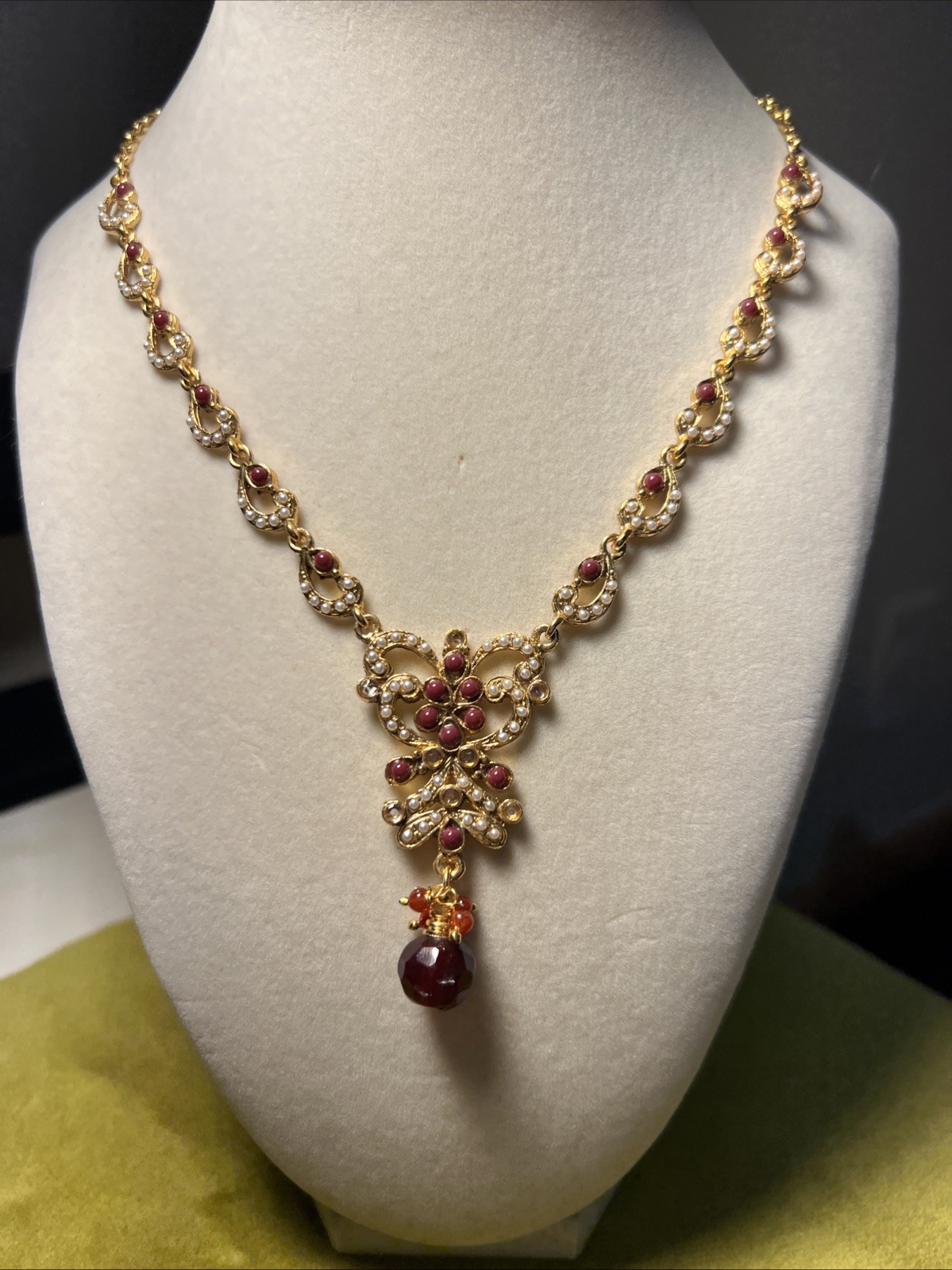 Vtg Victorian Style Ruby Red Glass Gold Tone Indian Bollywood Choker Necklace