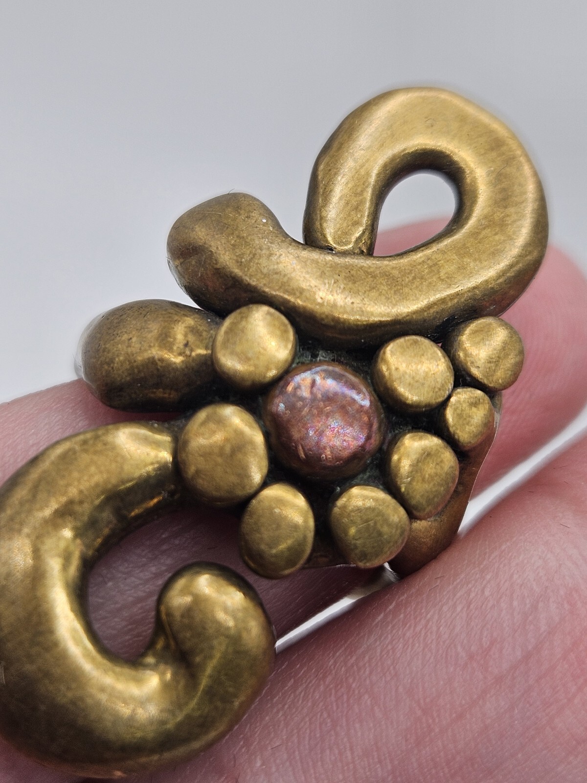 Vintage Brass & Copper Modernist Brutalist Flower Scroll Ring Size 6