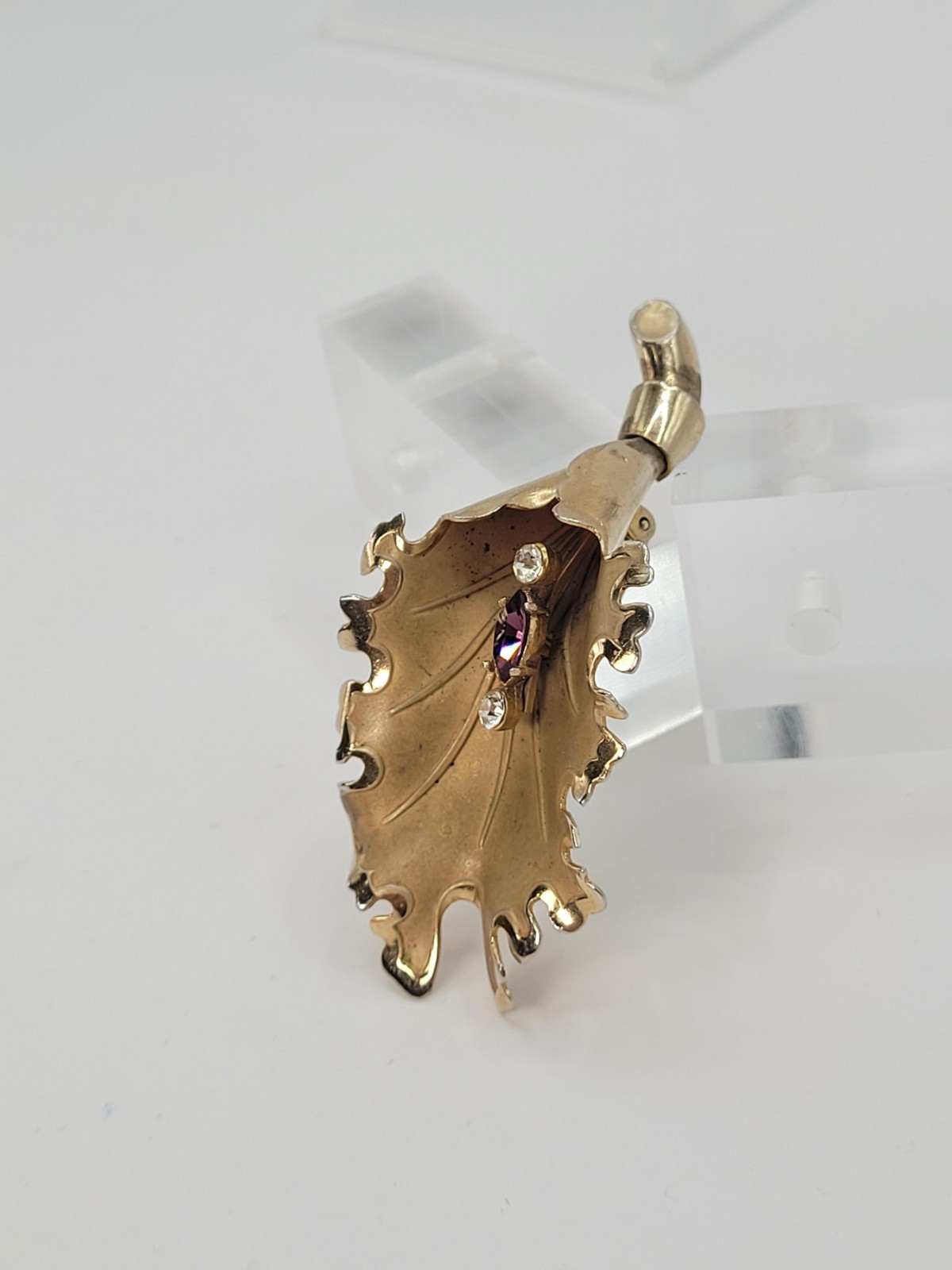 Vintage 3D Gold Plated Leaf Brooch Purple & White Rhinestone Seeds Lettuce Edge